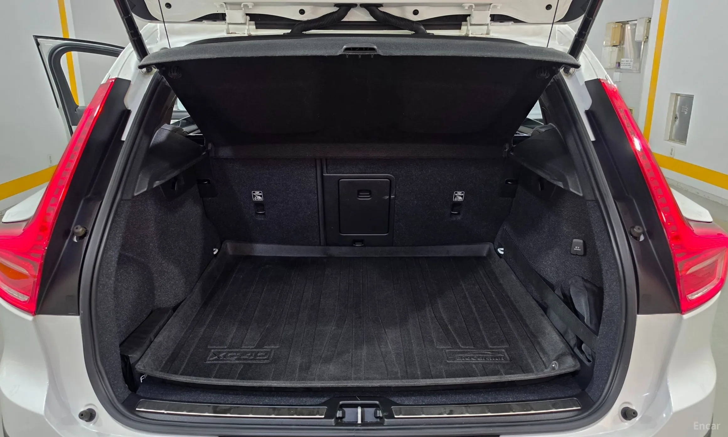 Volvo XC40 превью 8