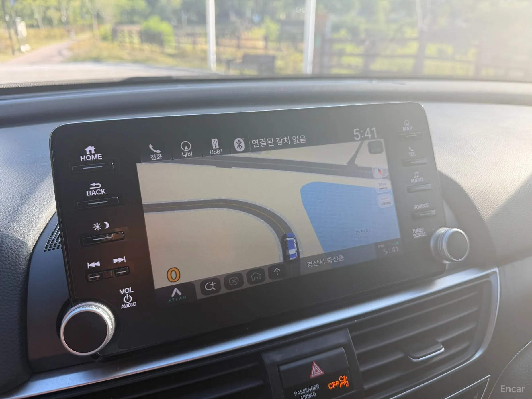 Honda Accord 10th Generation превью 12