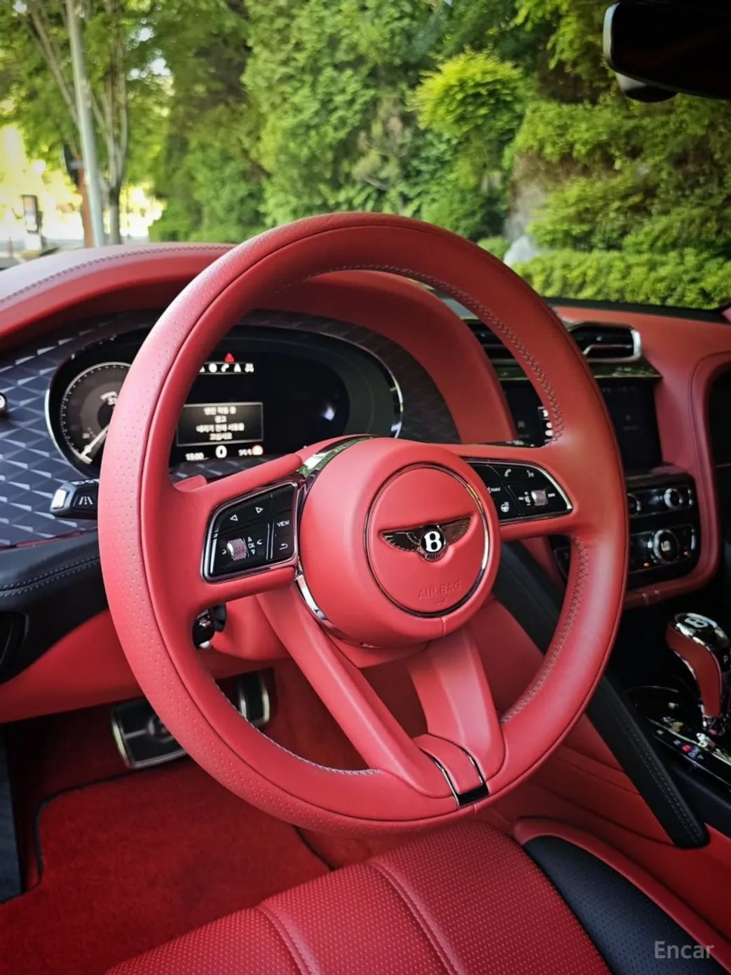 Bentley Bentayga превью 13