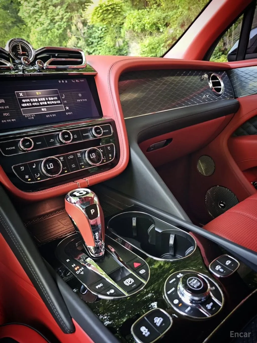 Bentley Bentayga превью 14