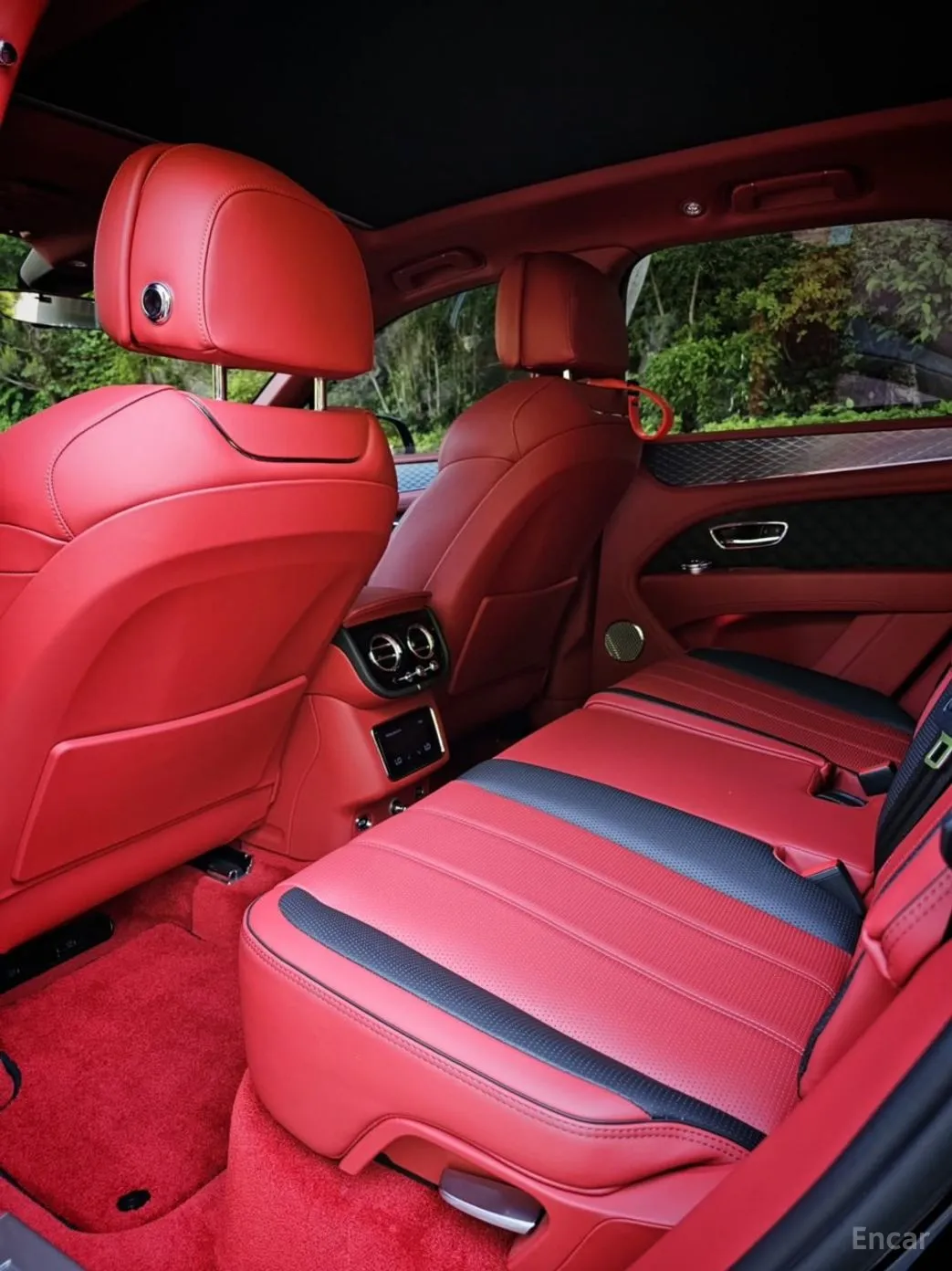 Bentley Bentayga превью 18