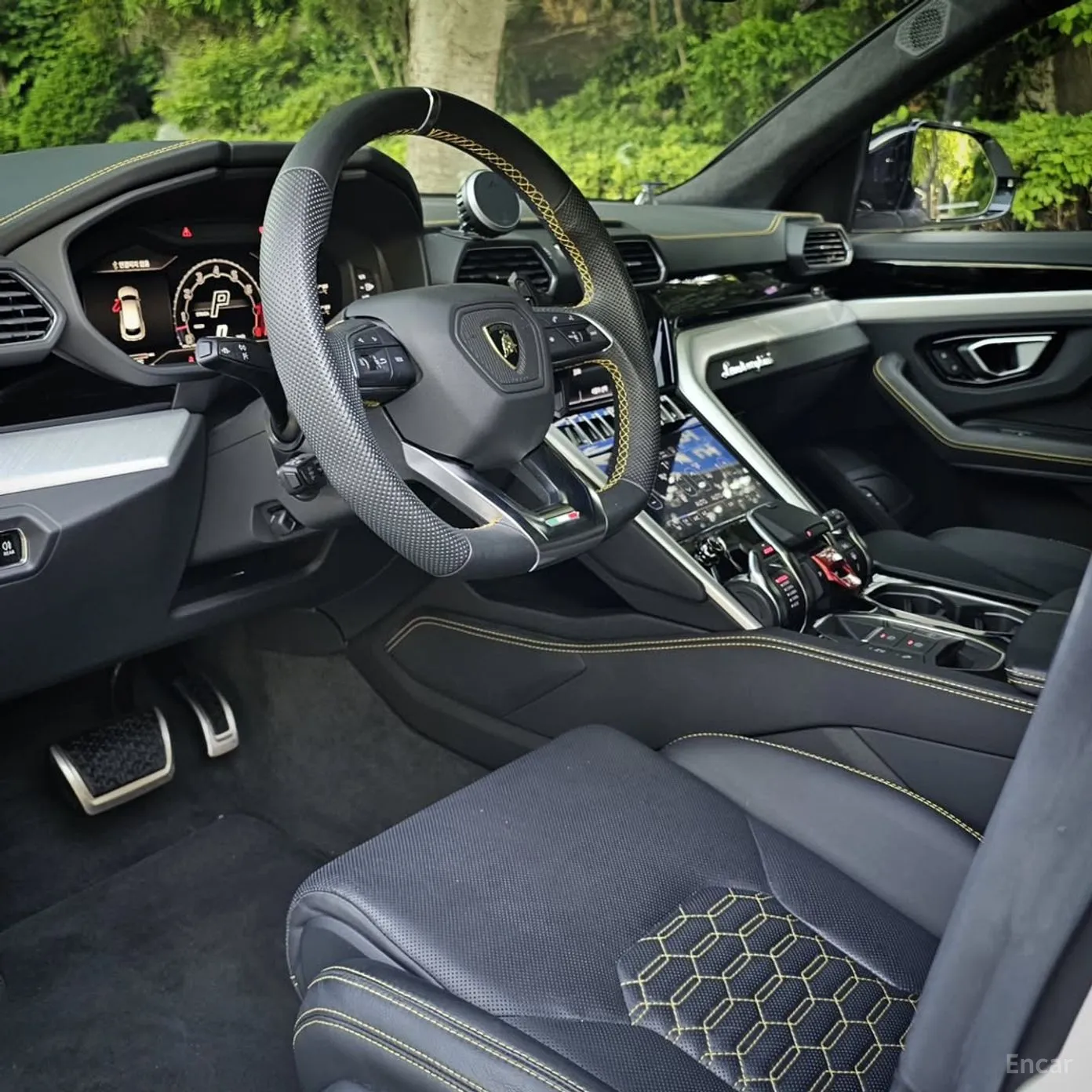 Lamborghini Urus превью 11