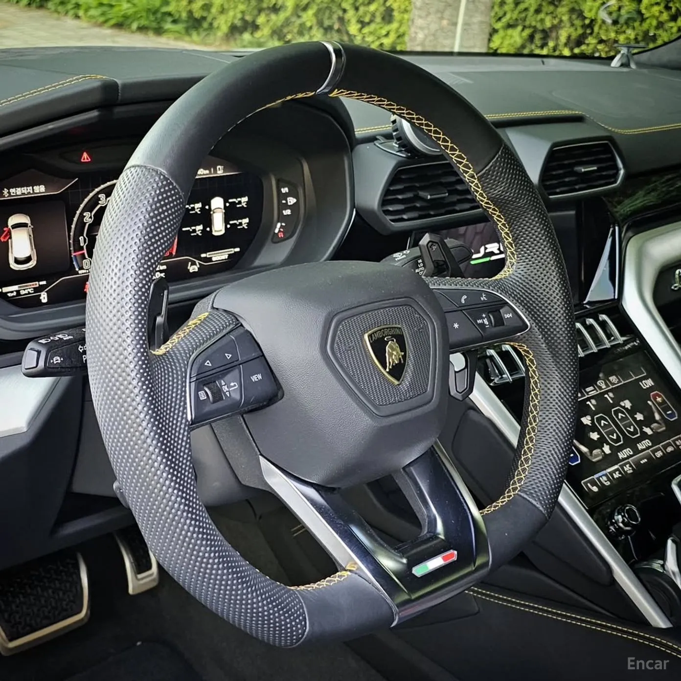 Lamborghini Urus превью 13