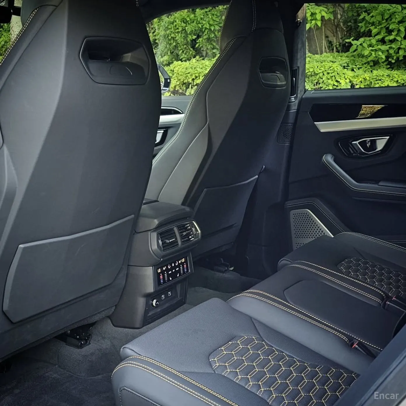 Lamborghini Urus превью 18