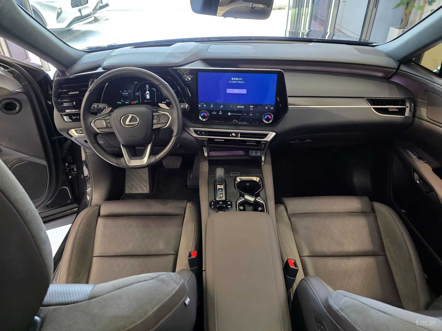 Lexus RX450h + 5th Gen превью 7