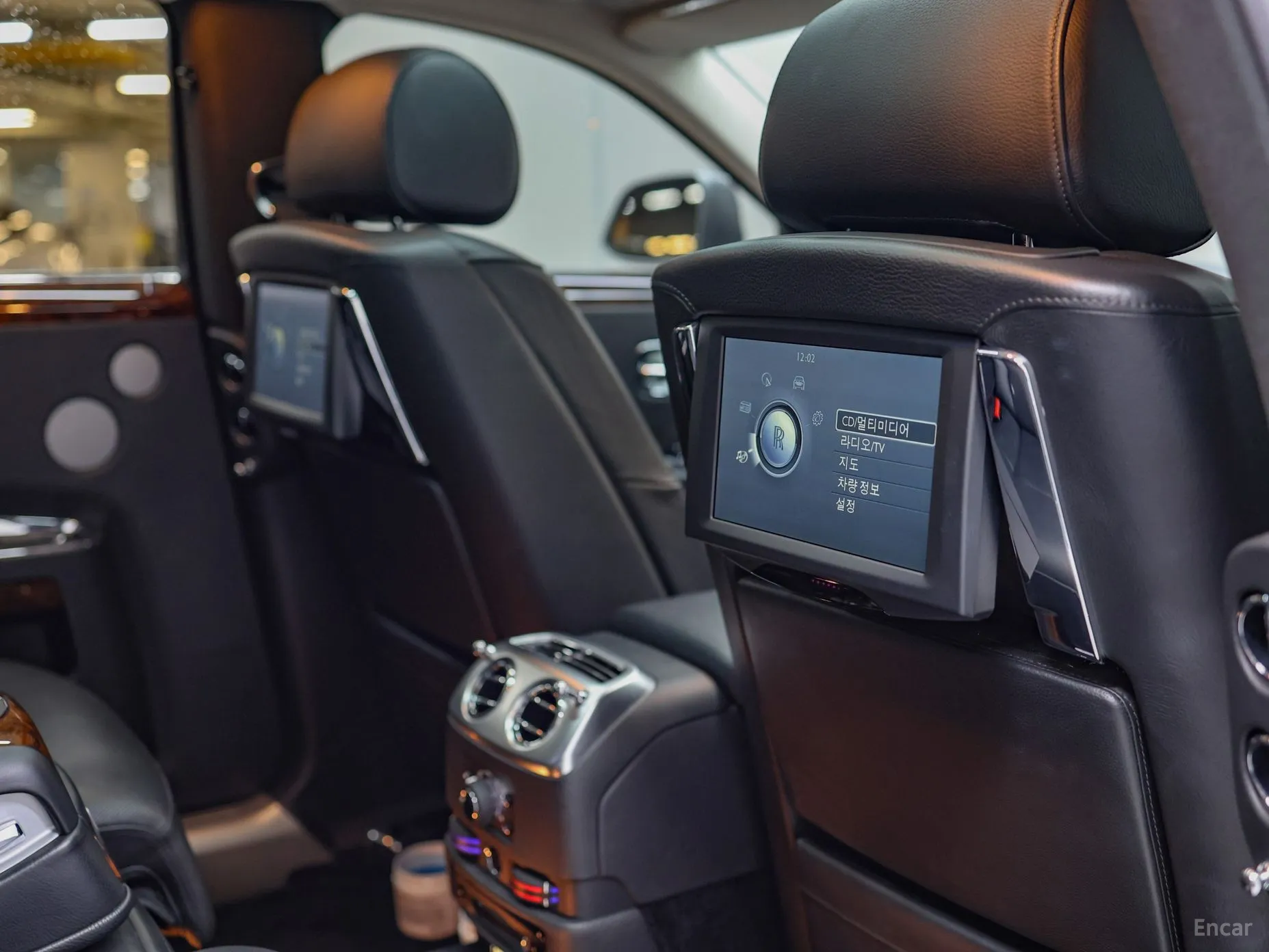 Rolls-Royce Ghost превью 10