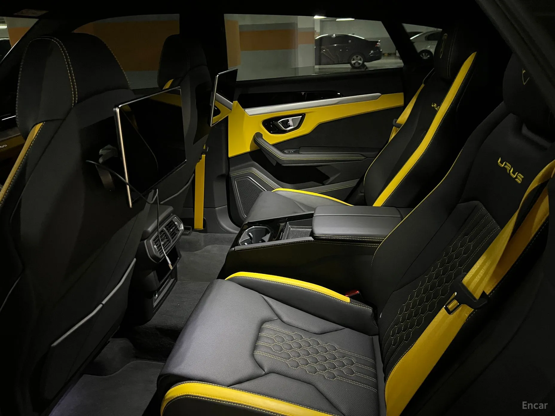 Lamborghini Urus превью 10