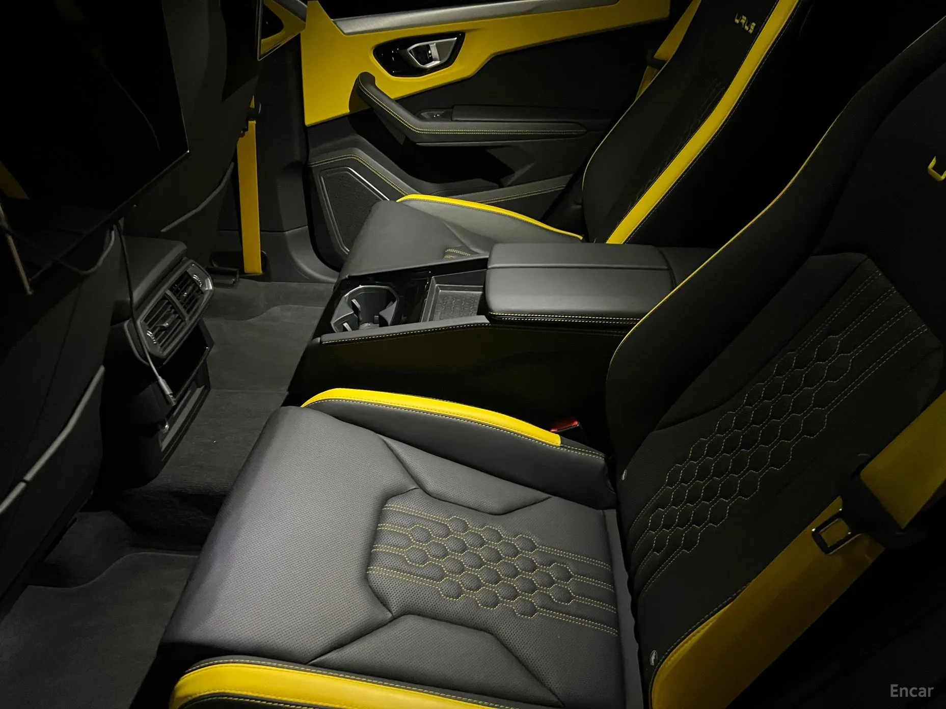 Lamborghini Urus превью 11
