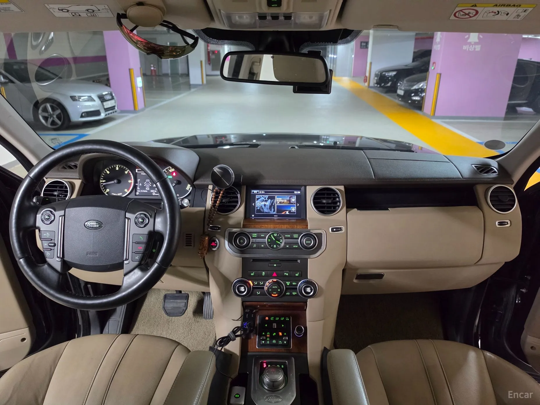 Land Rover Discovery 4 превью 11