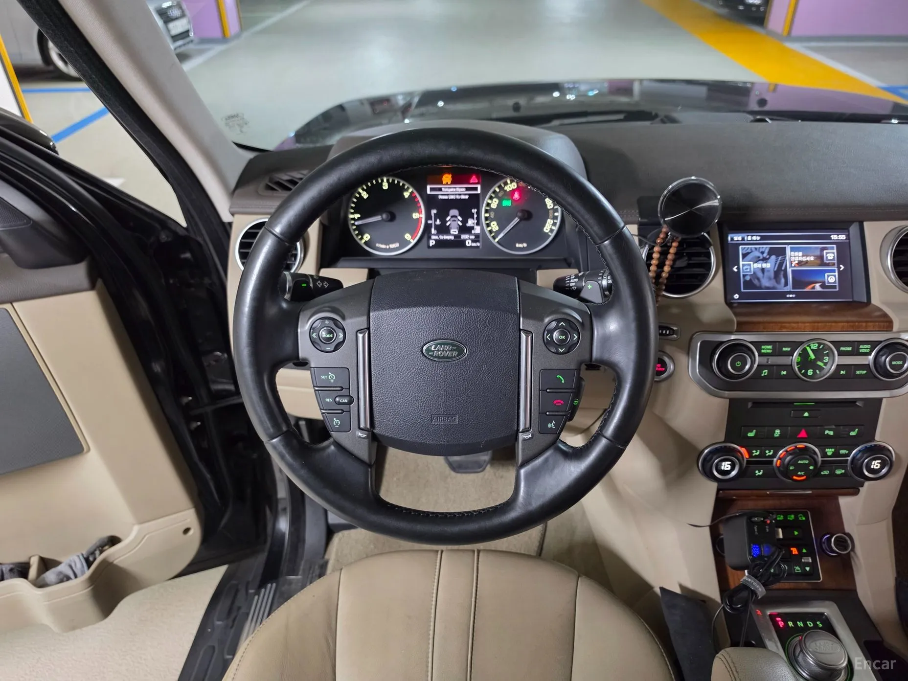 Land Rover Discovery 4 превью 13