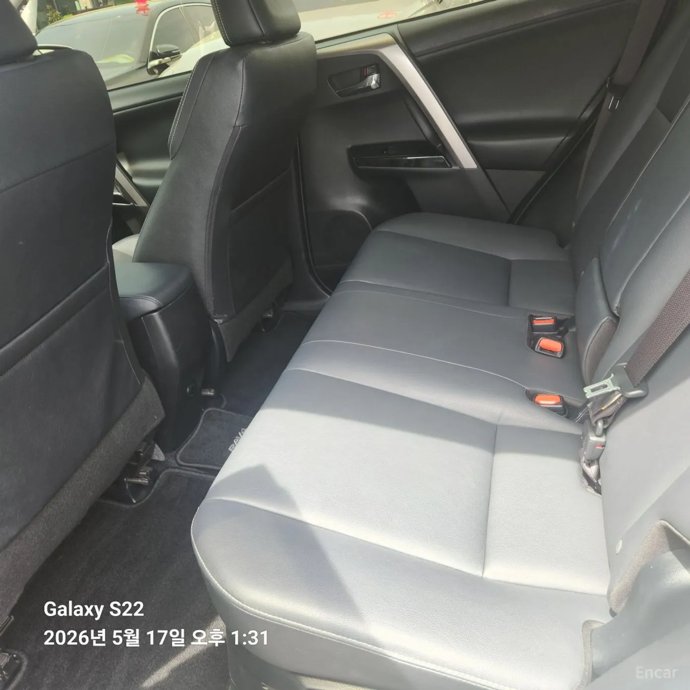Toyota RAV4 превью 11