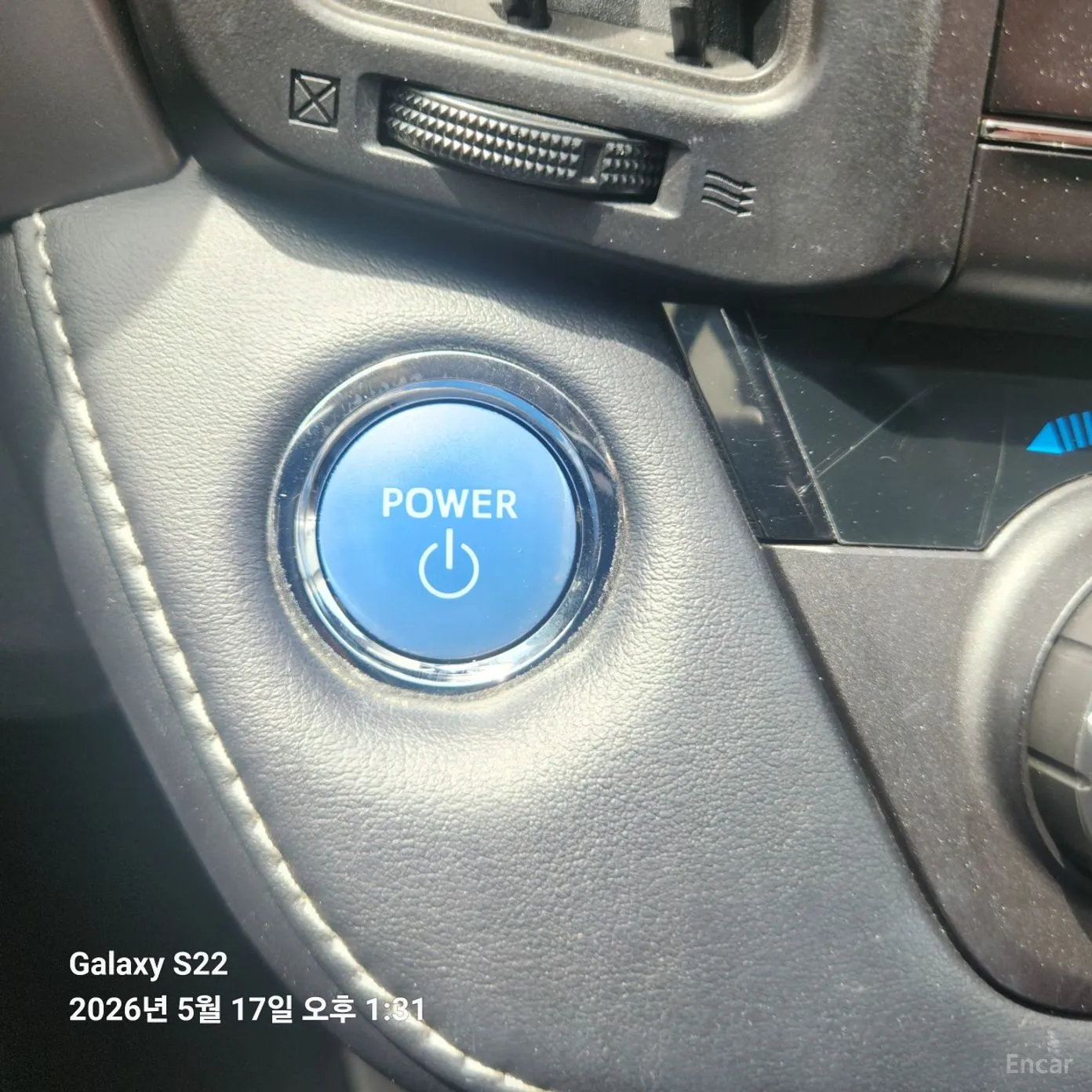 Toyota RAV4 превью 13