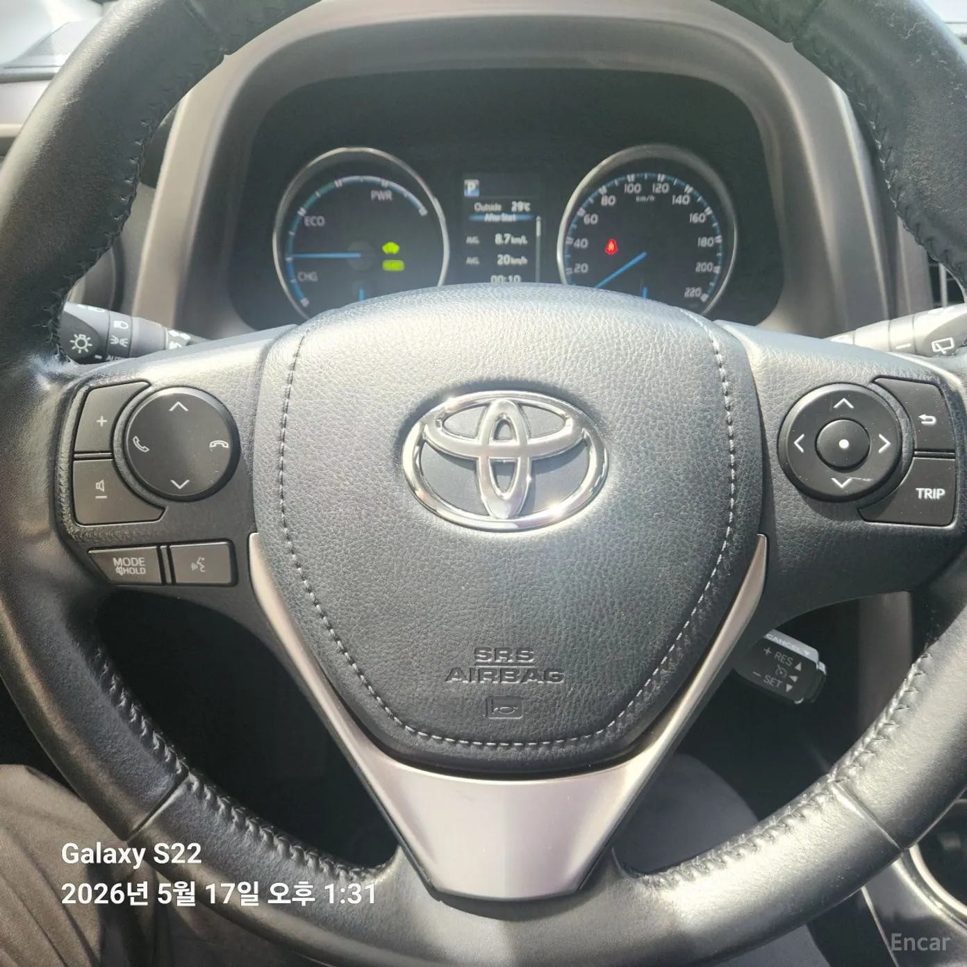 Toyota RAV4 превью 14