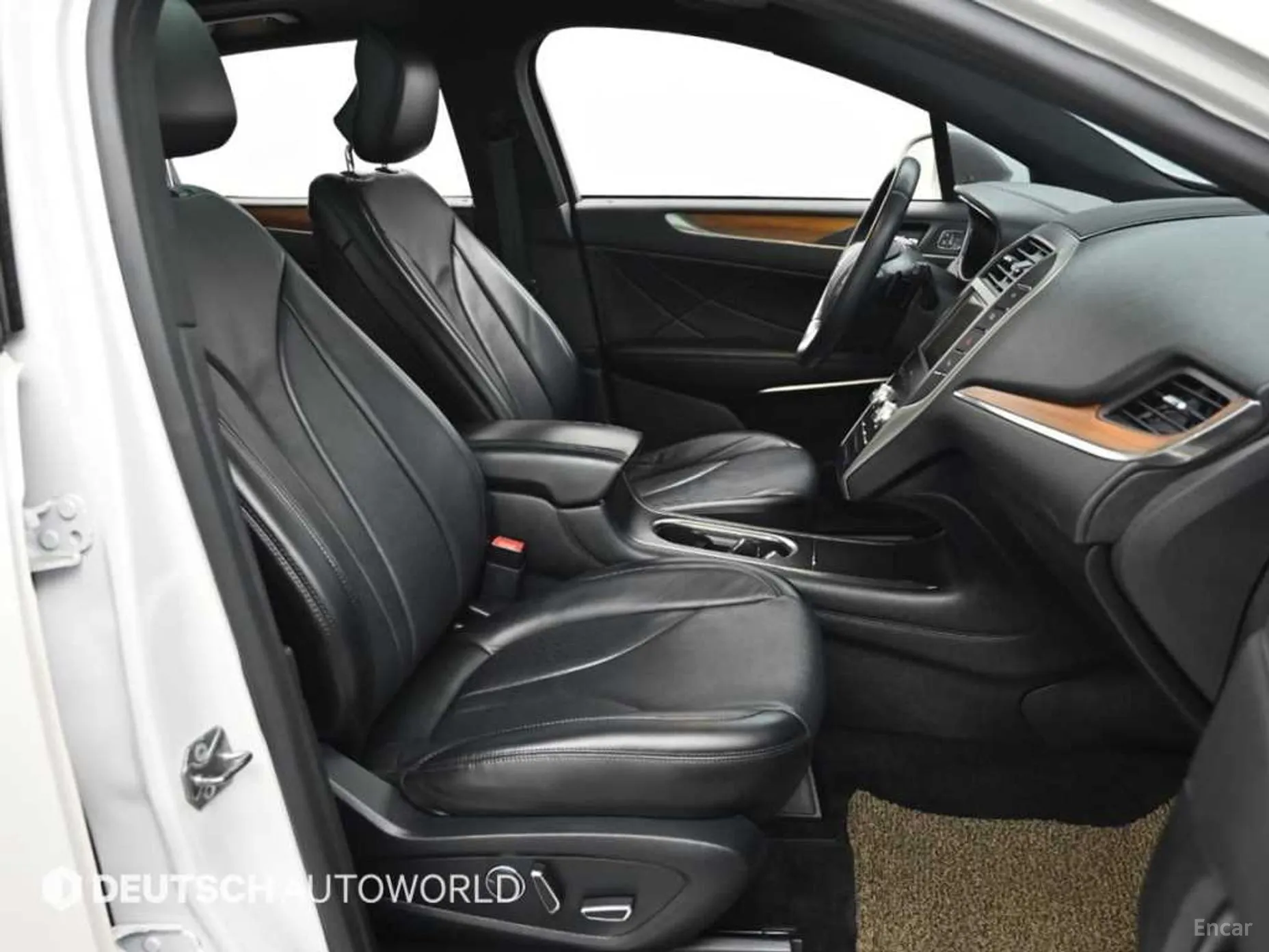 Lincoln MKC превью 10