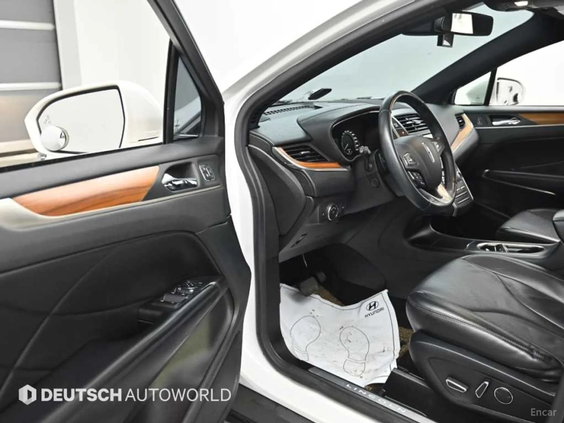 Lincoln MKC превью 11