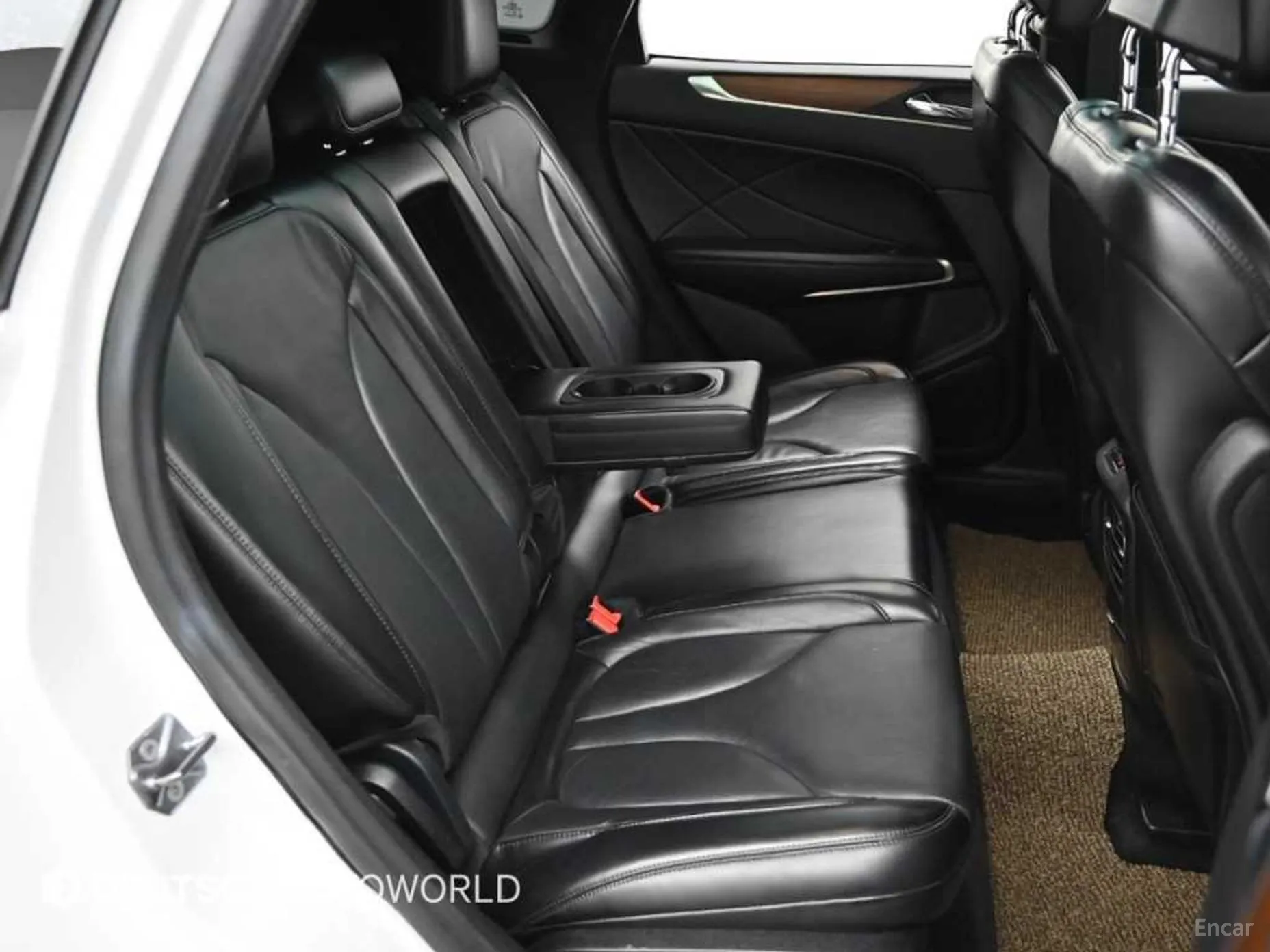 Lincoln MKC превью 12