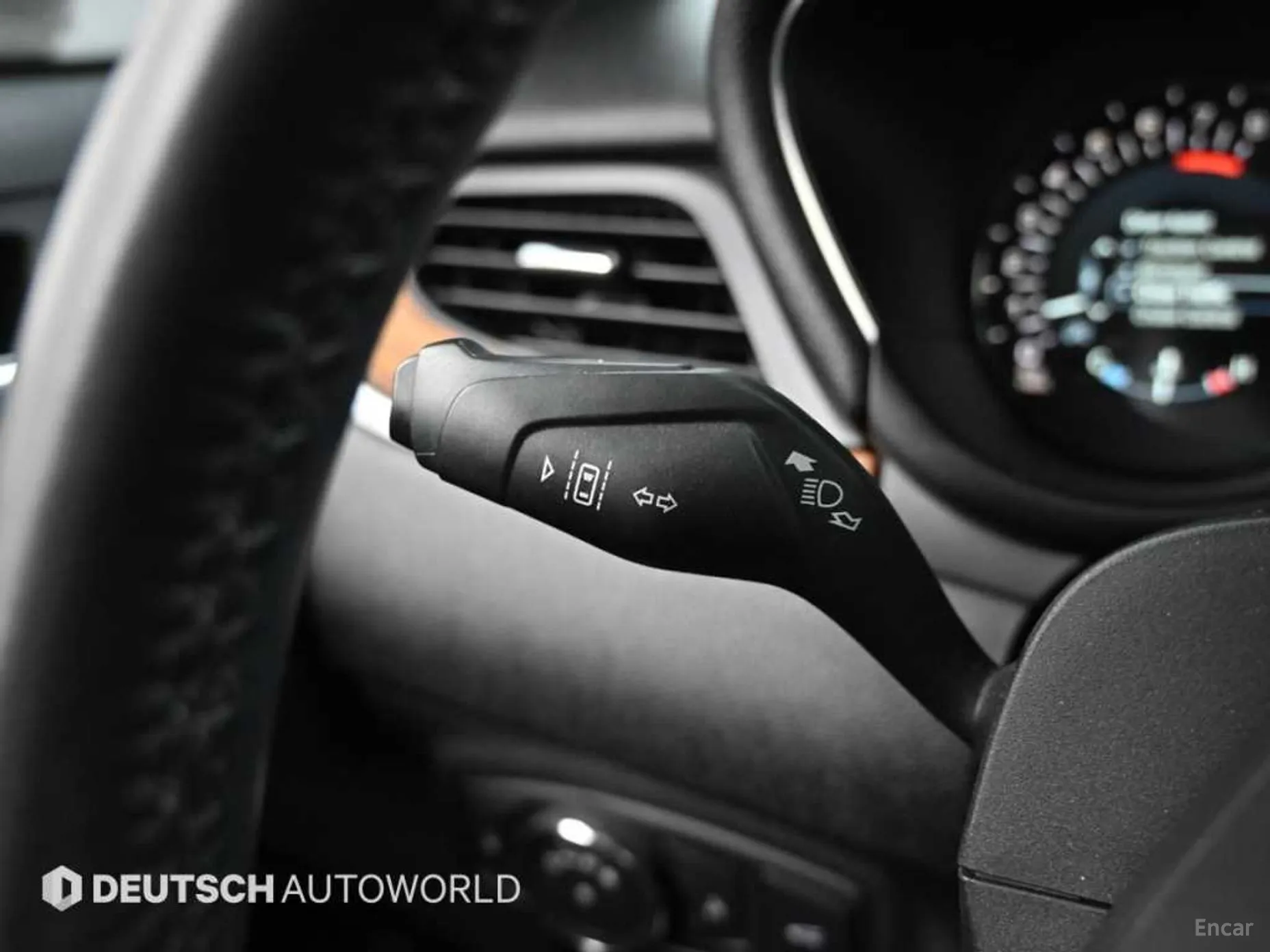 Lincoln MKC превью 17