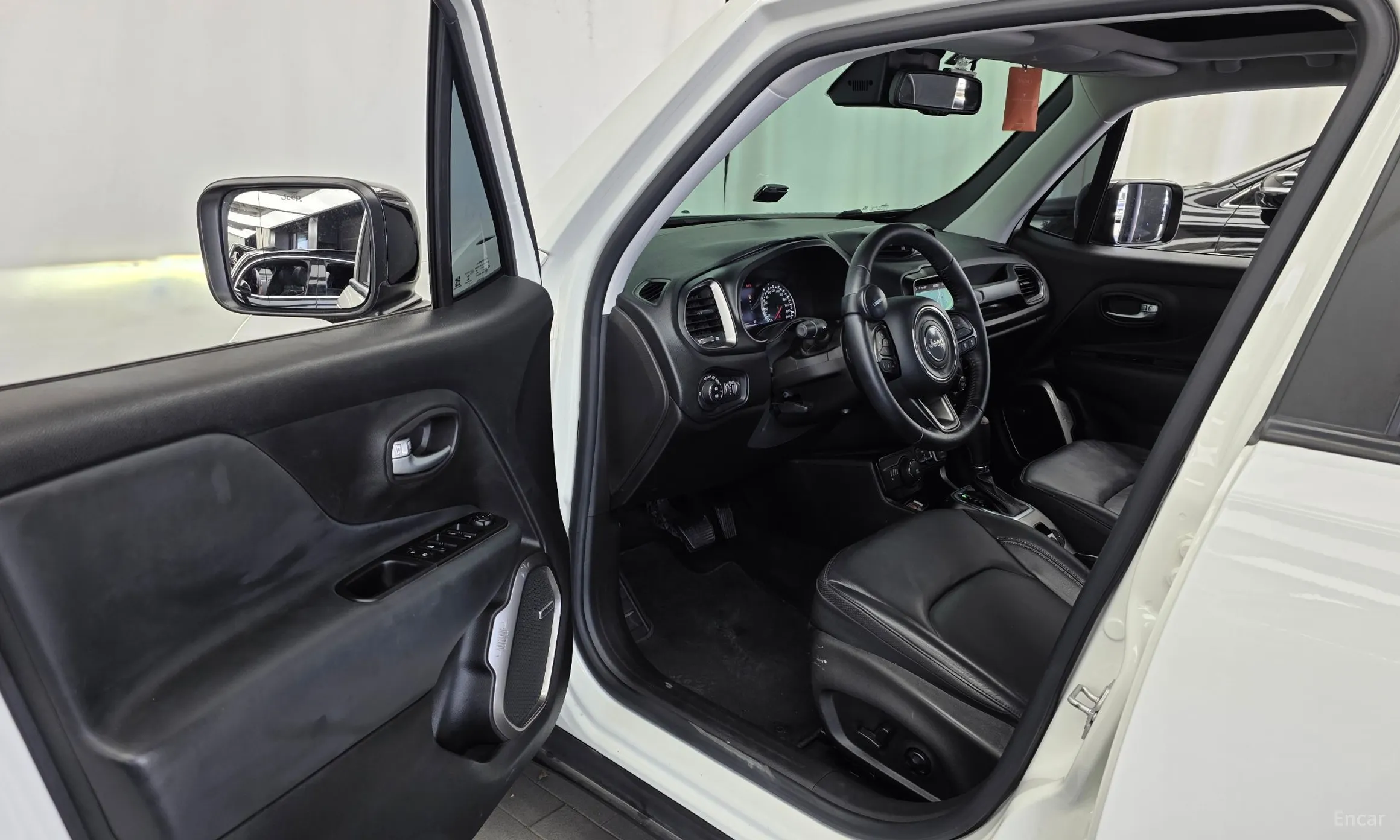 Jeep Renegade превью 10