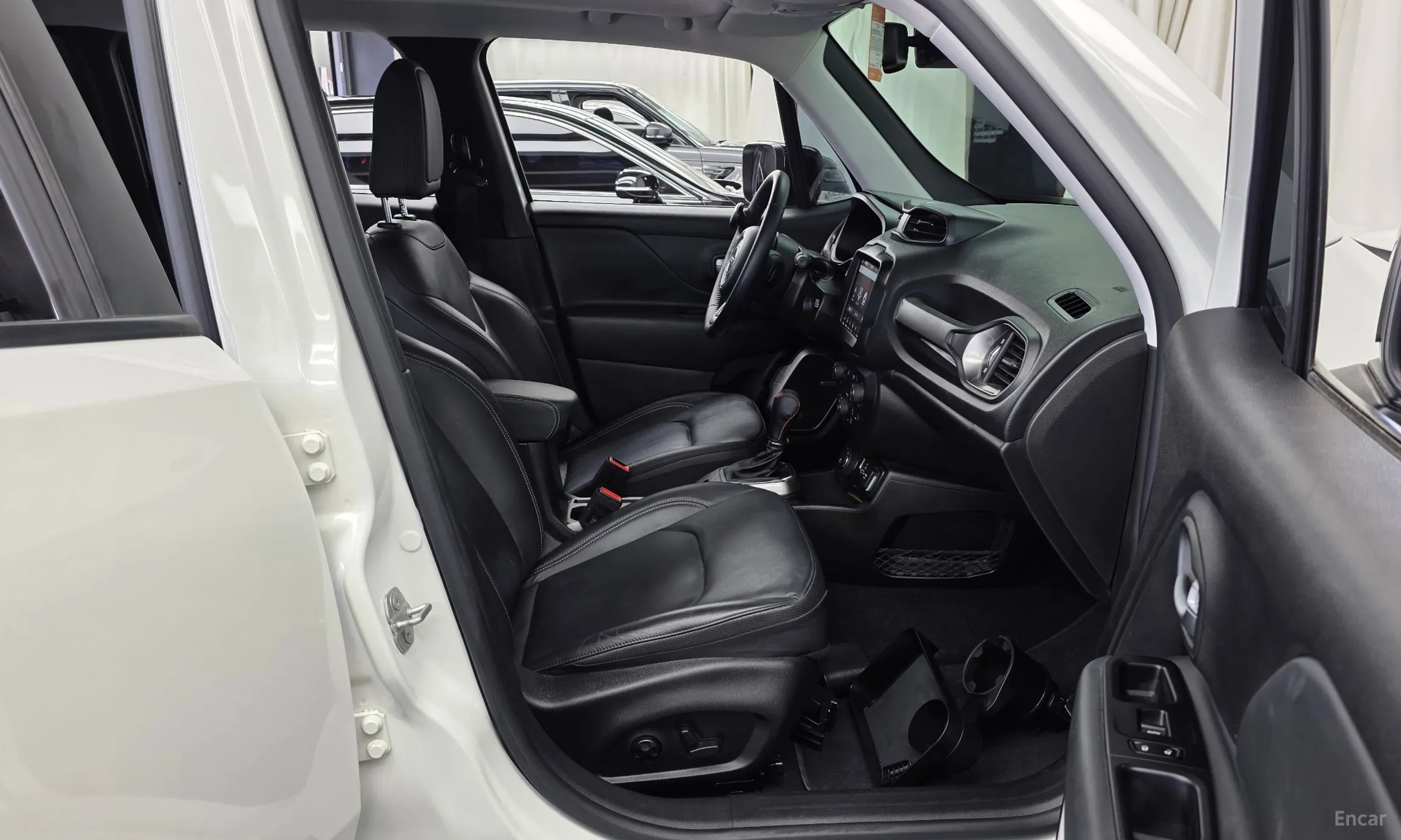 Jeep Renegade превью 11