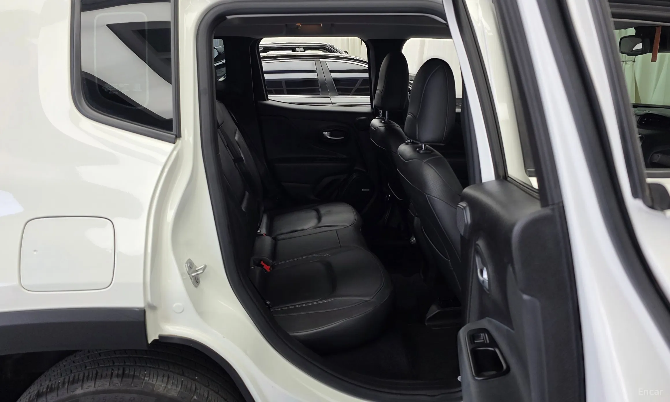 Jeep Renegade превью 12