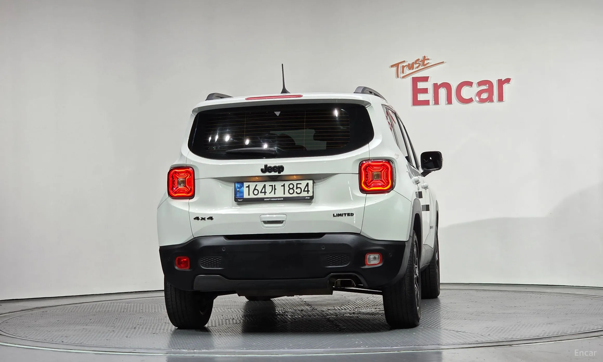 Jeep Renegade превью 4