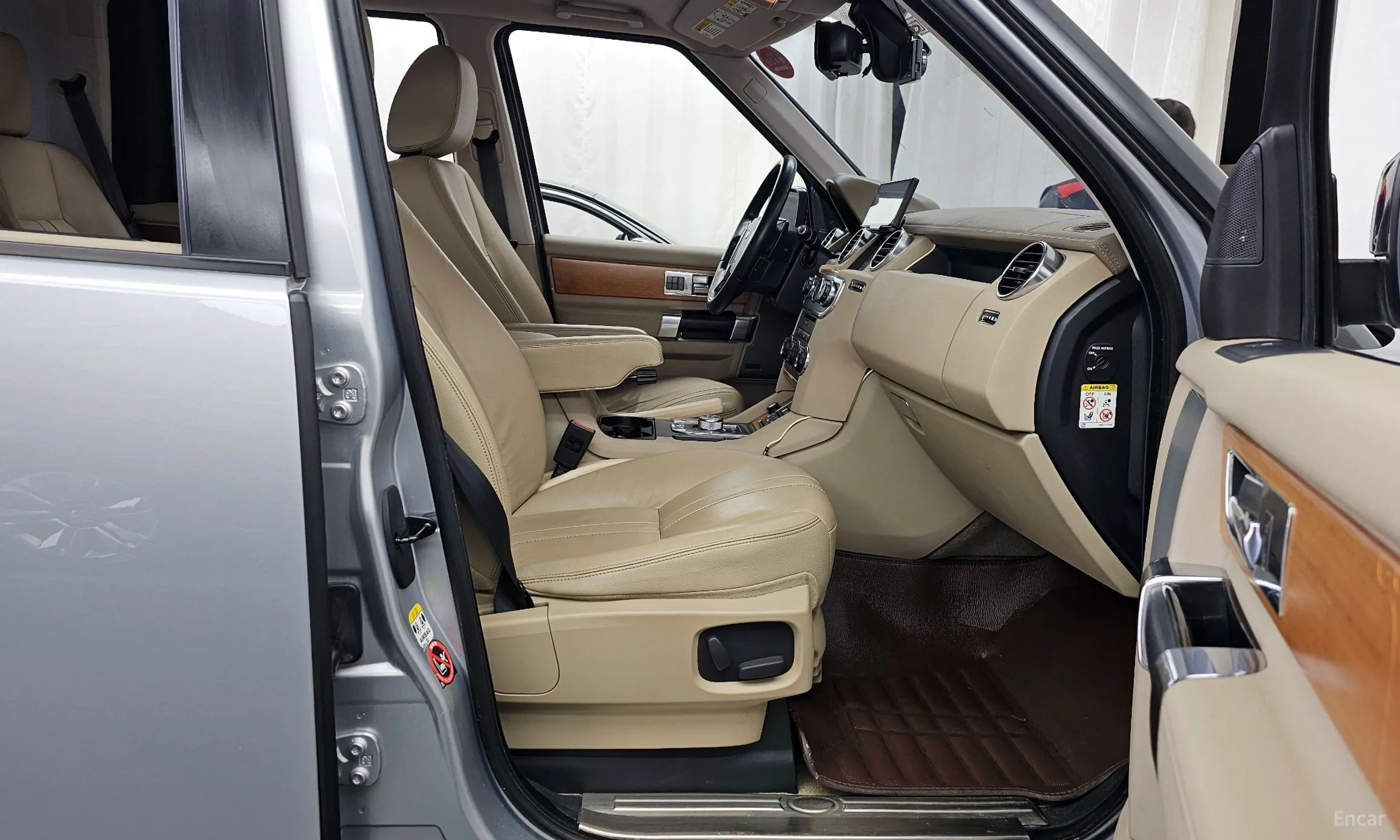 Land Rover Discovery 4 превью 11