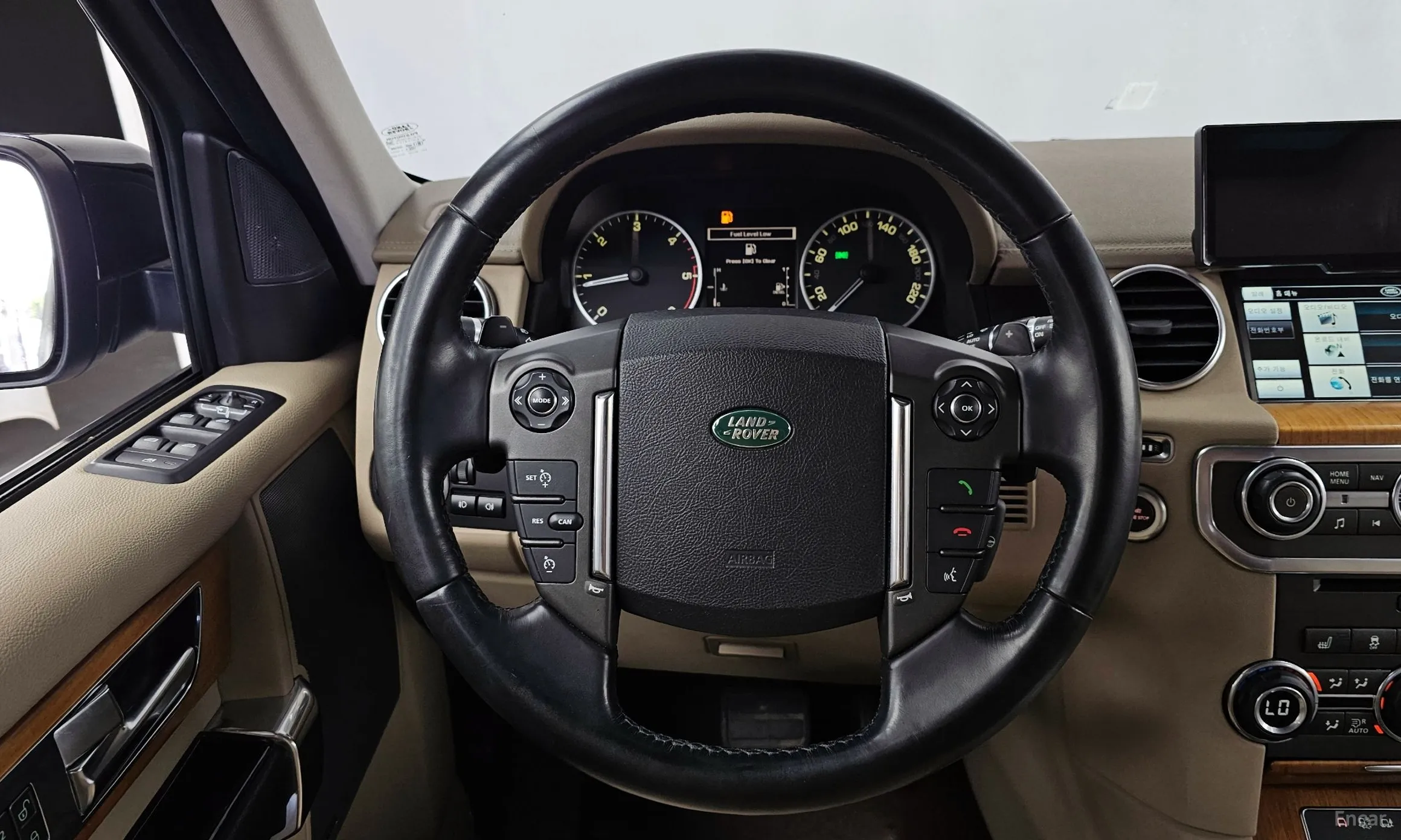 Land Rover Discovery 4 превью 13