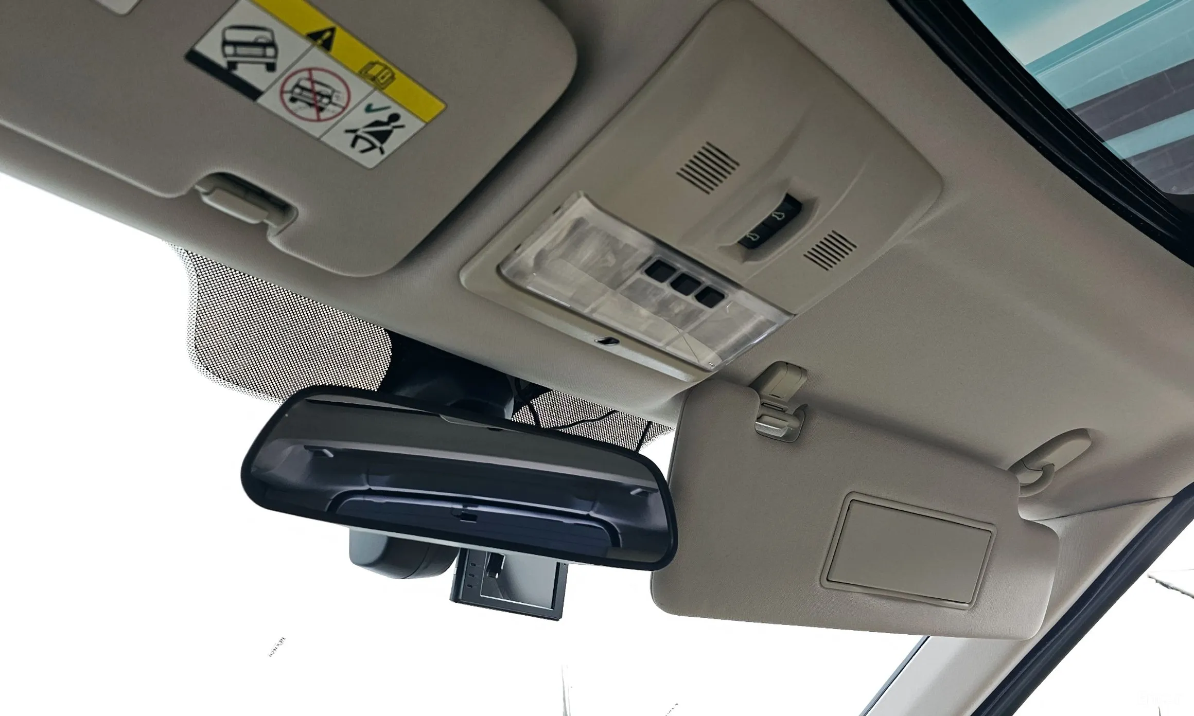 Land Rover Discovery 4 превью 17
