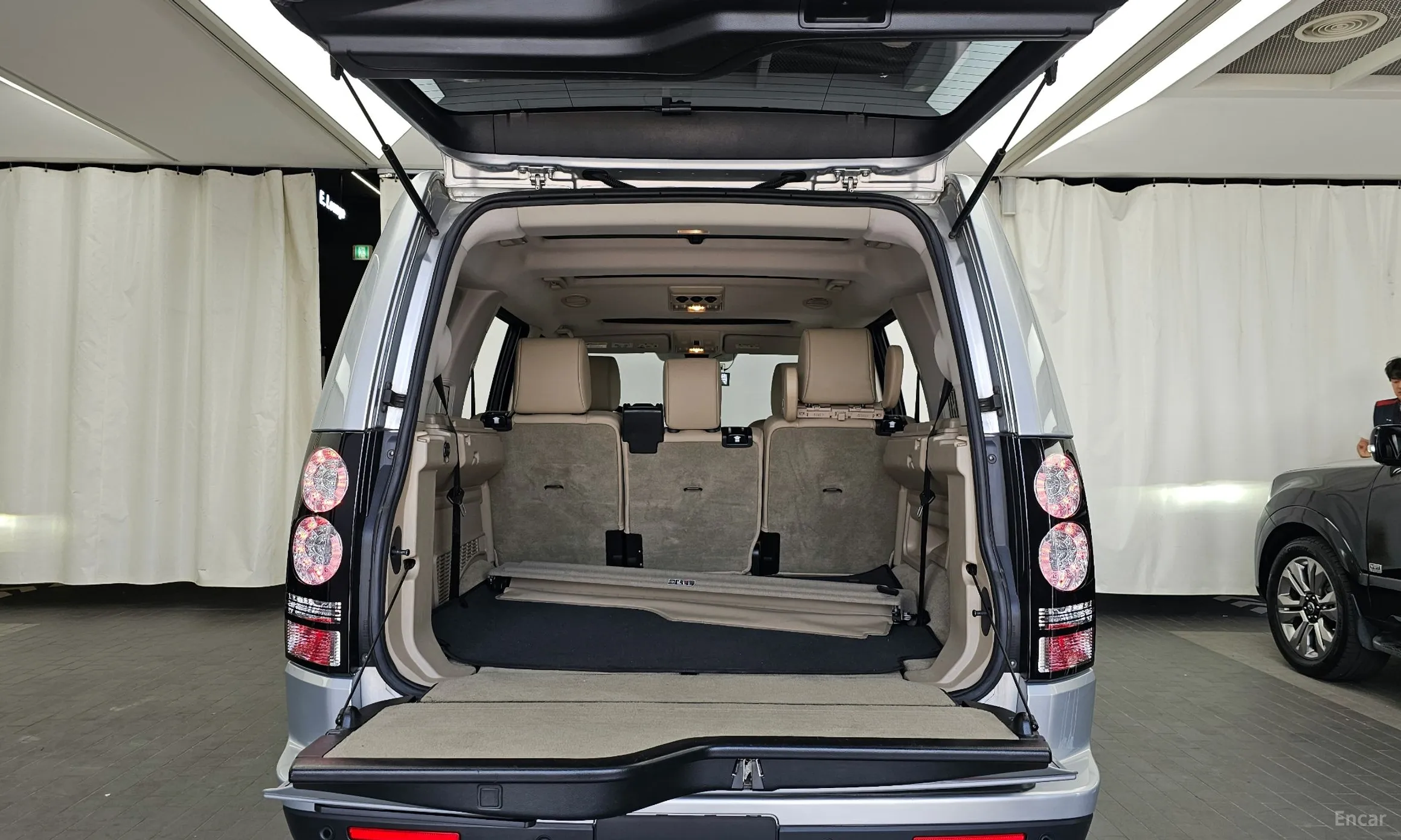 Land Rover Discovery 4 превью 20