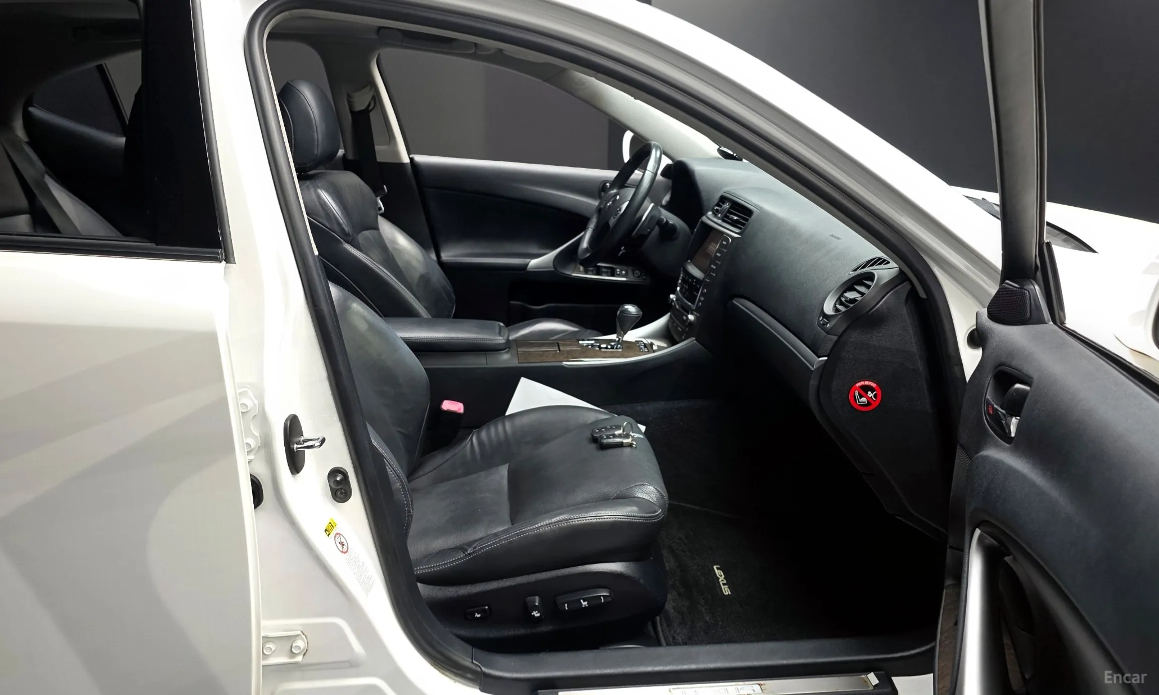 Lexus IS250 превью 11