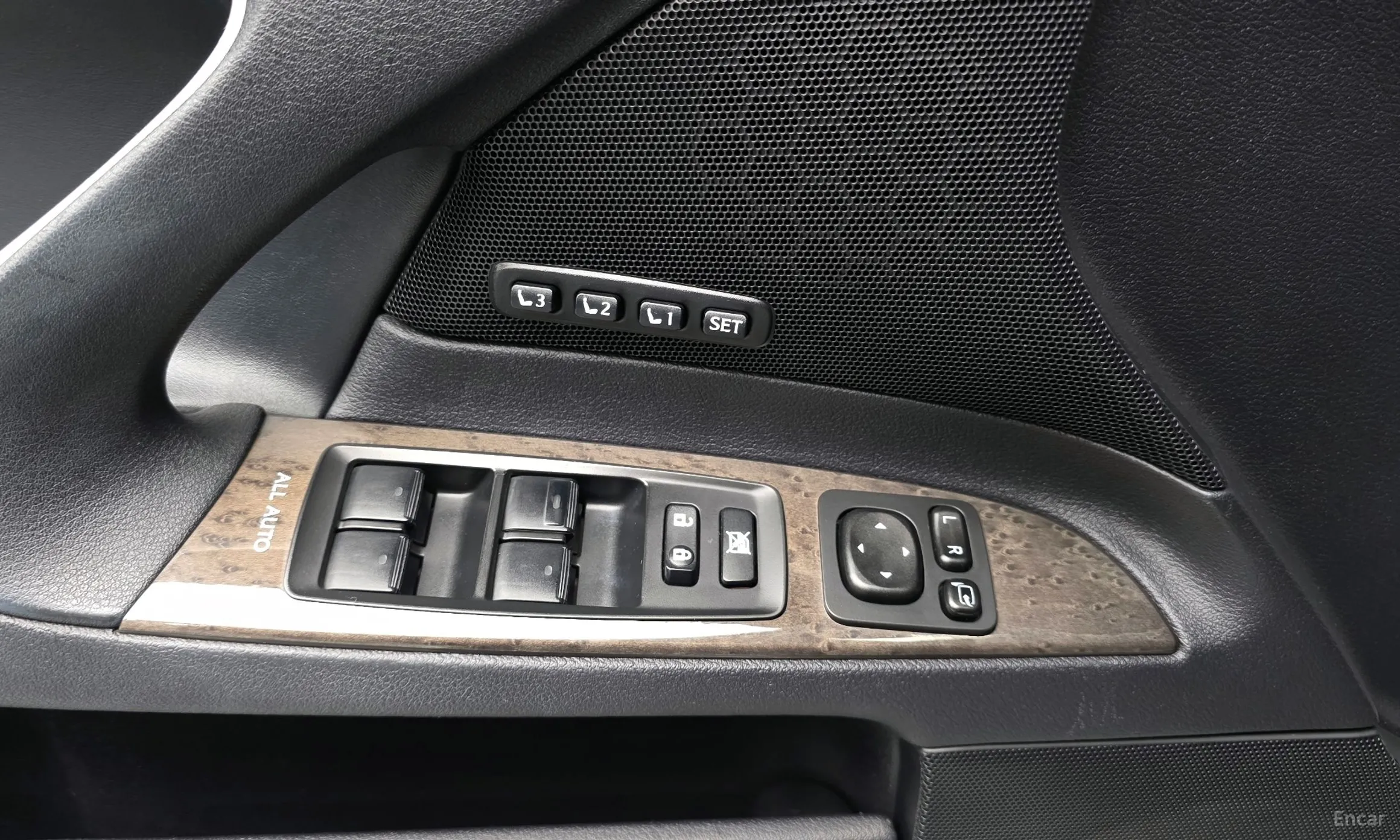 Lexus IS250 превью 16