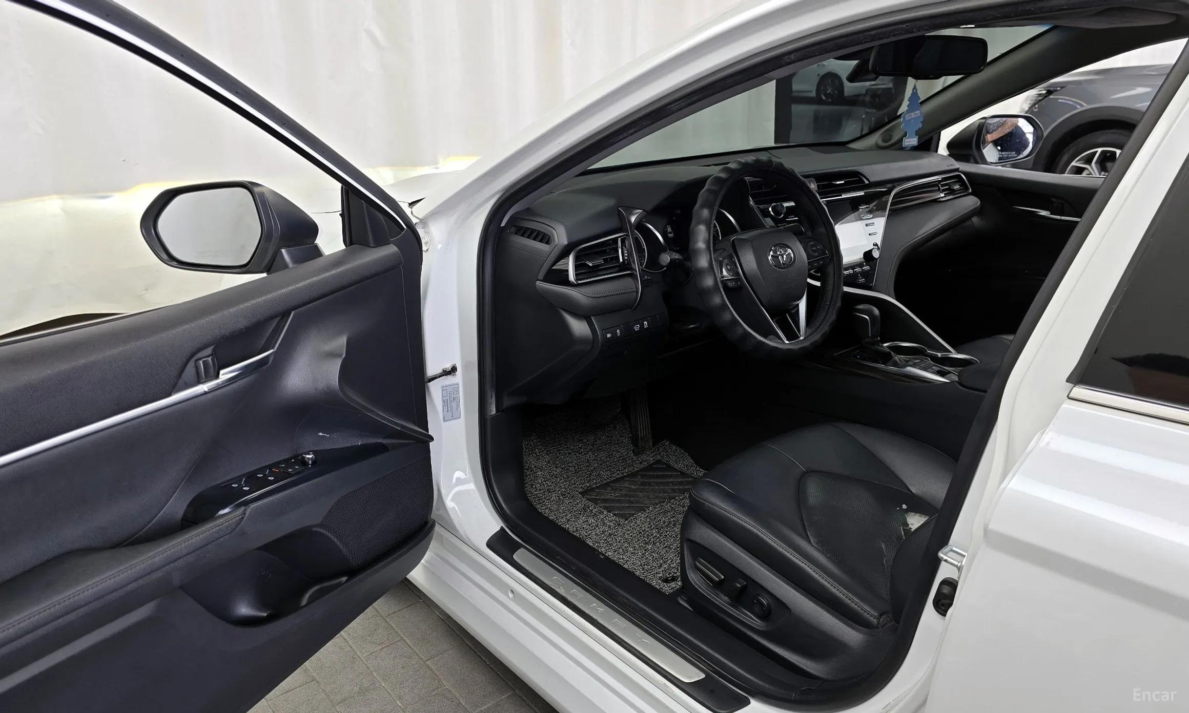 Toyota Camry (XV70) превью 10