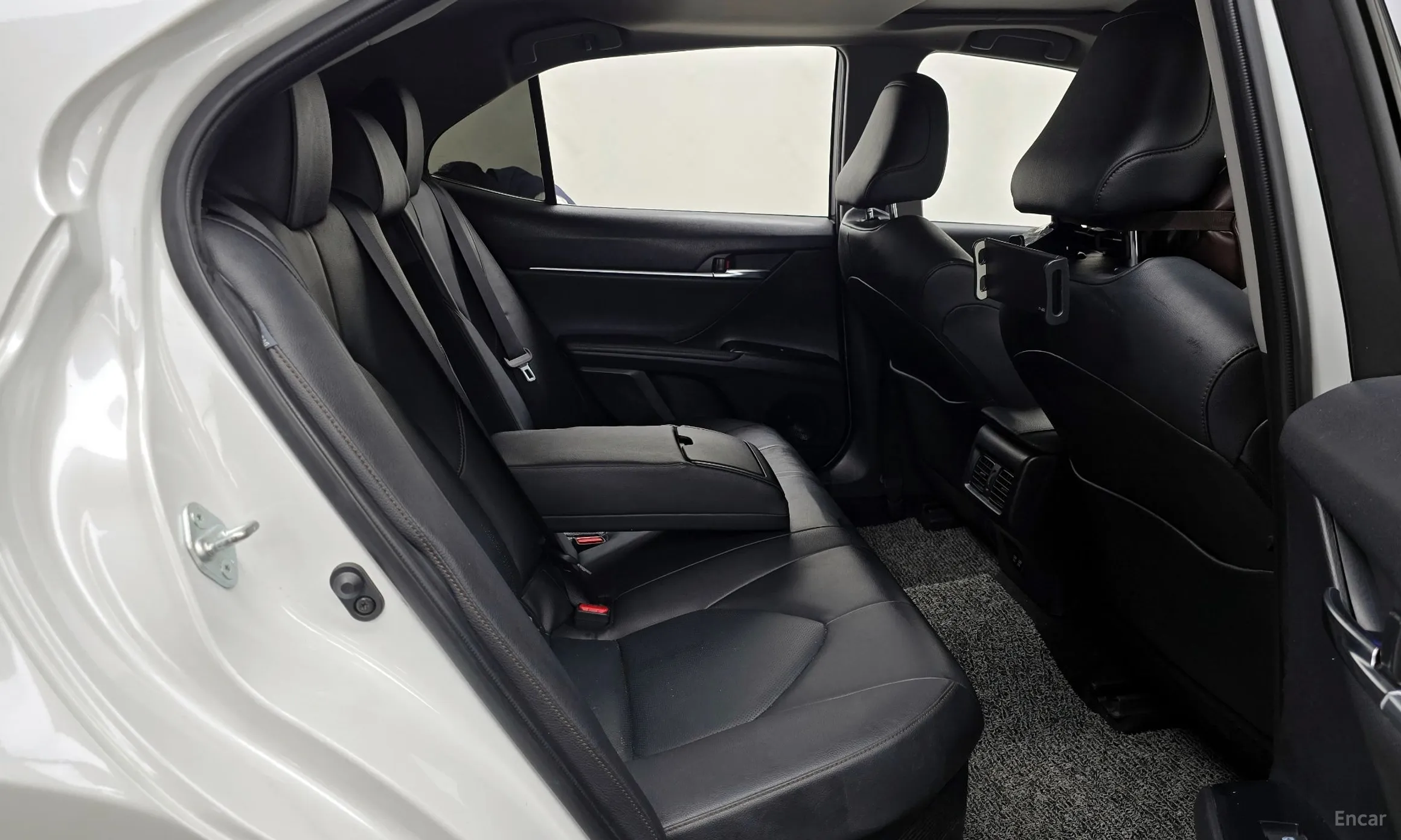 Toyota Camry (XV70) превью 12