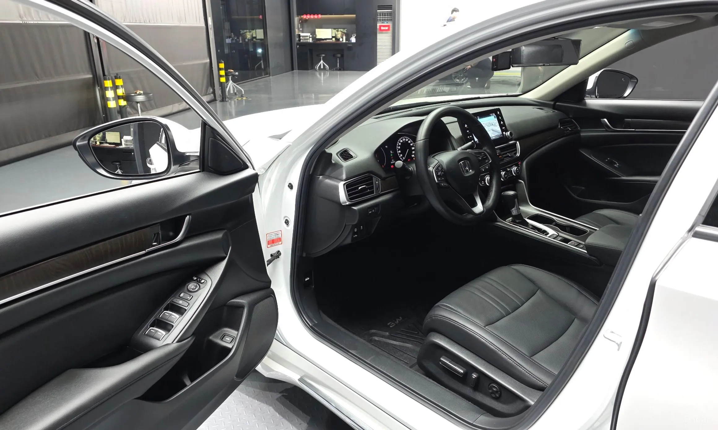 Honda Accord 10th Generation превью 10