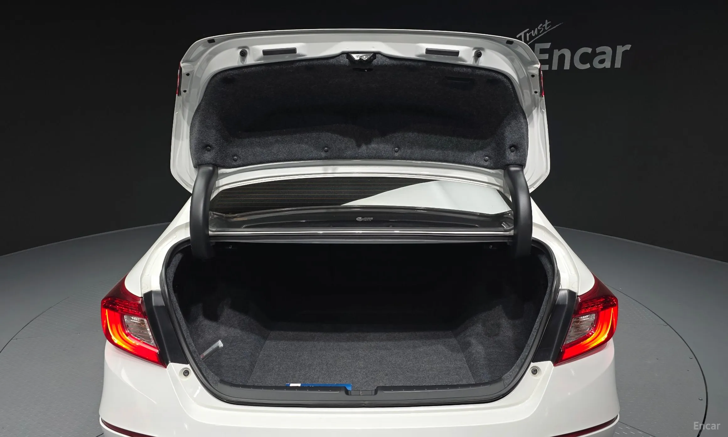 Honda Accord 10th Generation превью 20