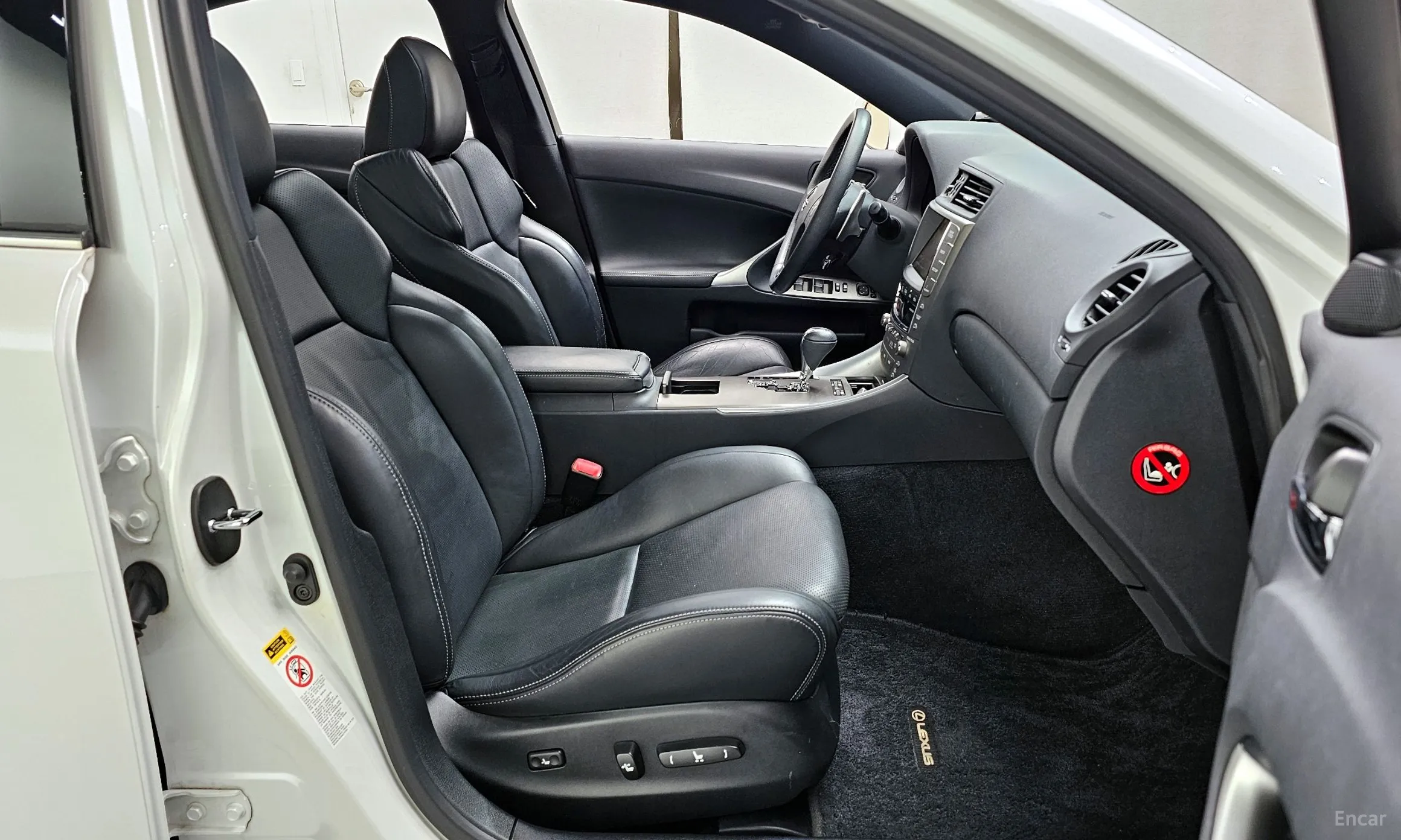 Lexus IS250 превью 11