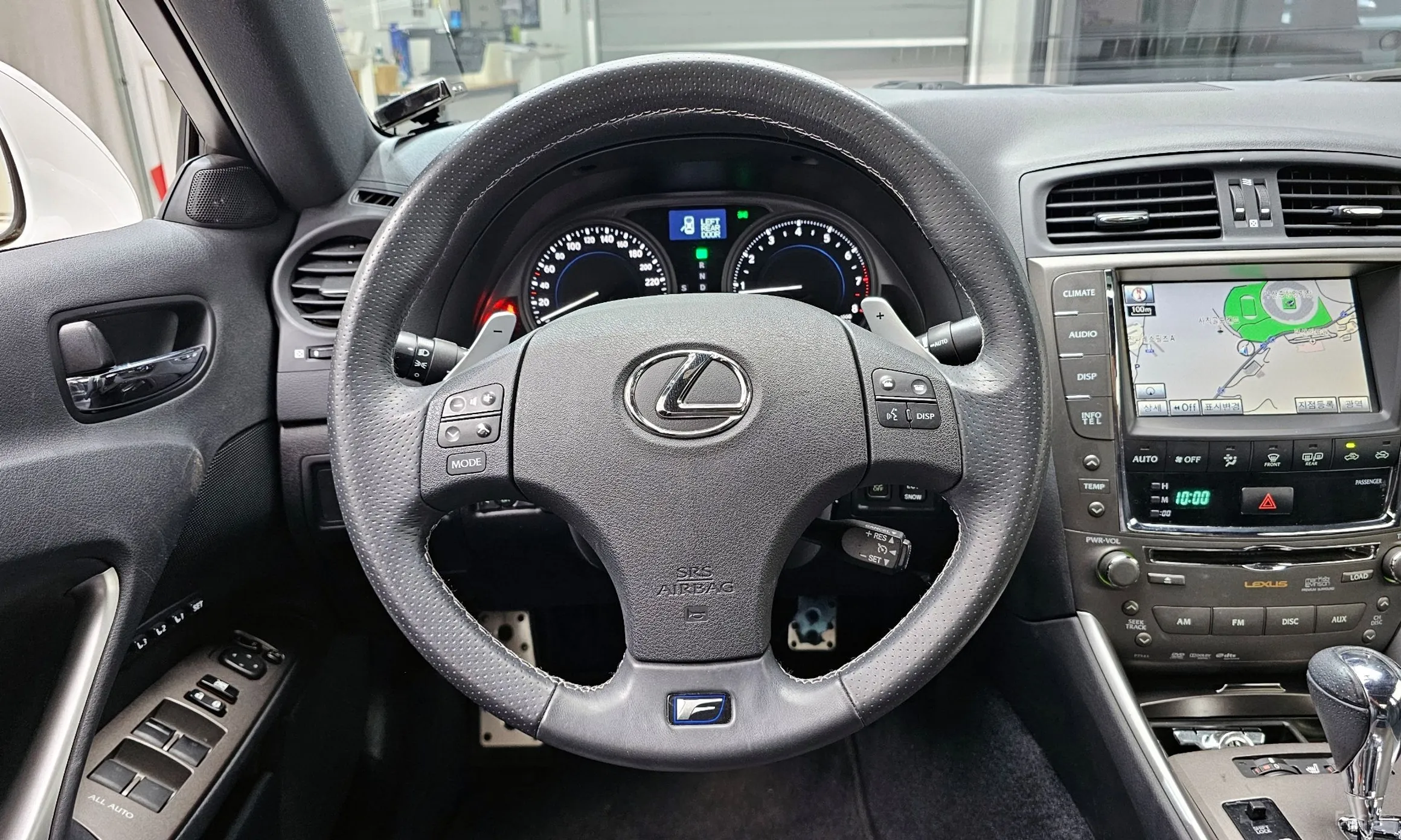Lexus IS250 превью 13