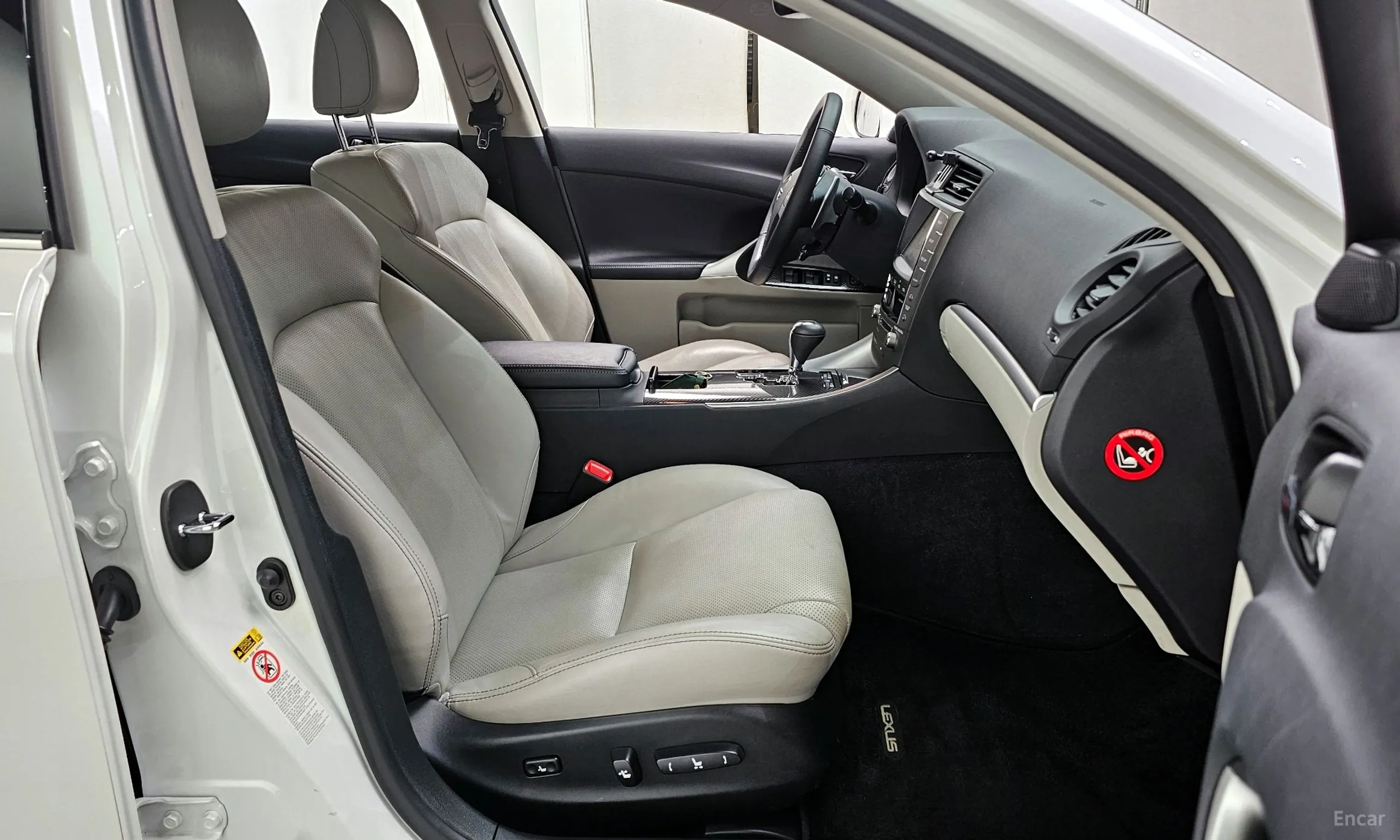 Lexus IS250 превью 11