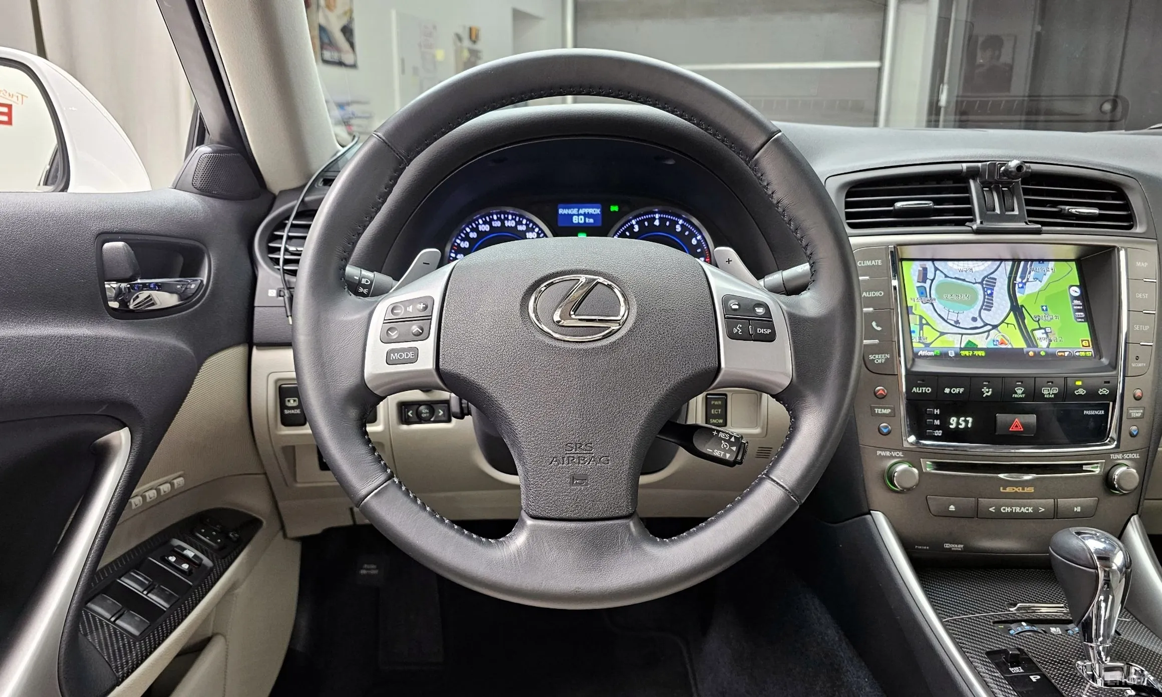 Lexus IS250 превью 13