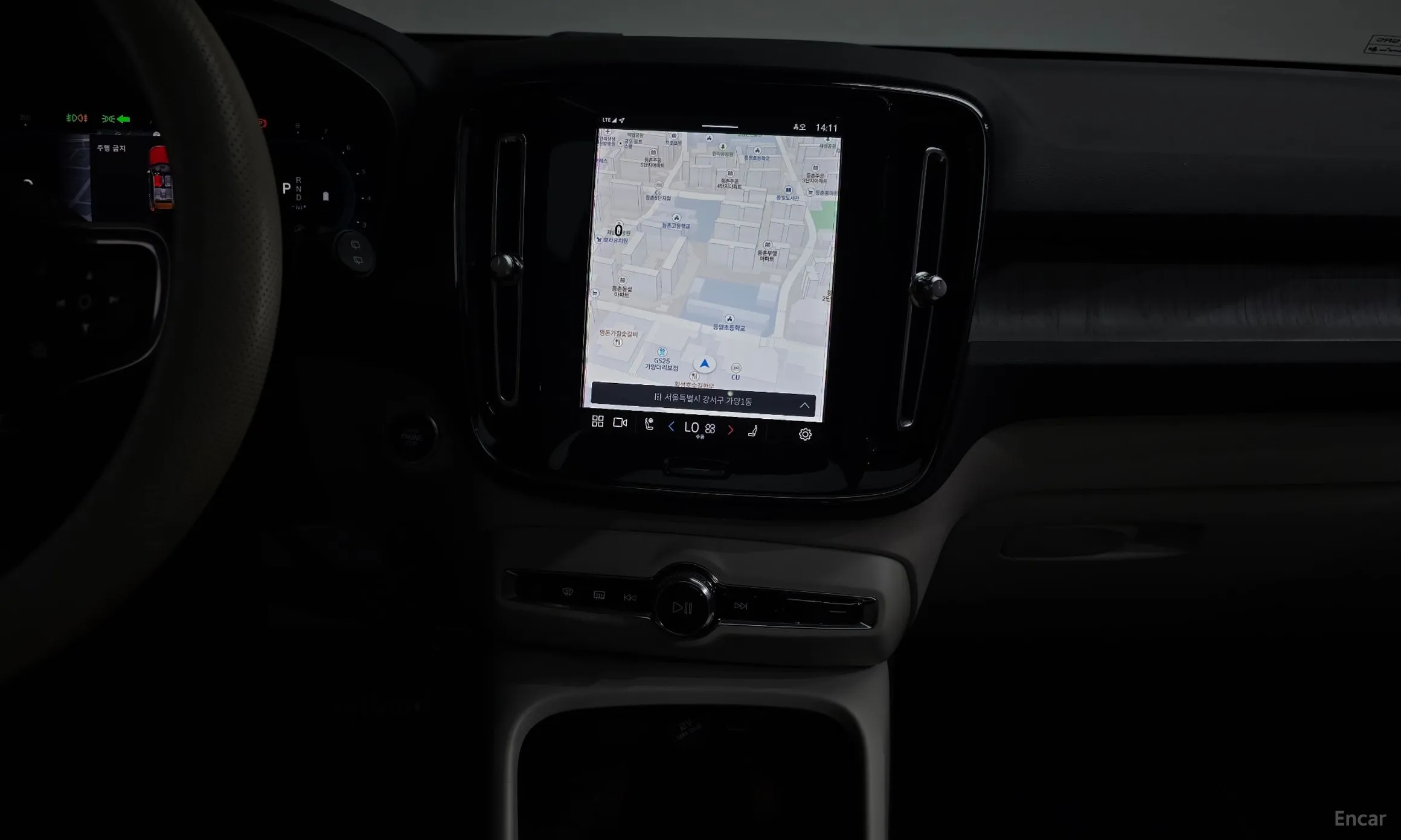 Volvo XC40 превью 14