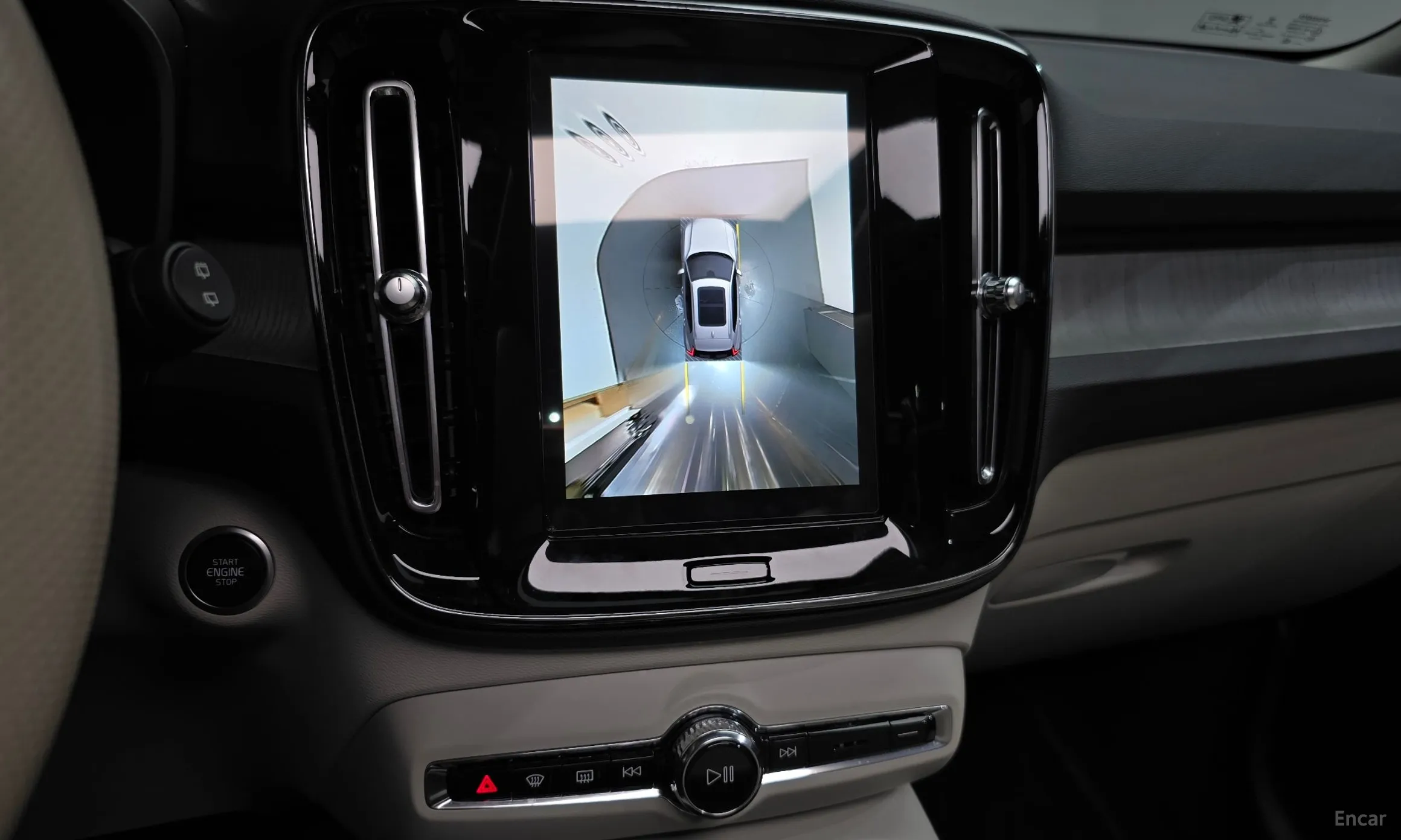 Volvo XC40 превью 15