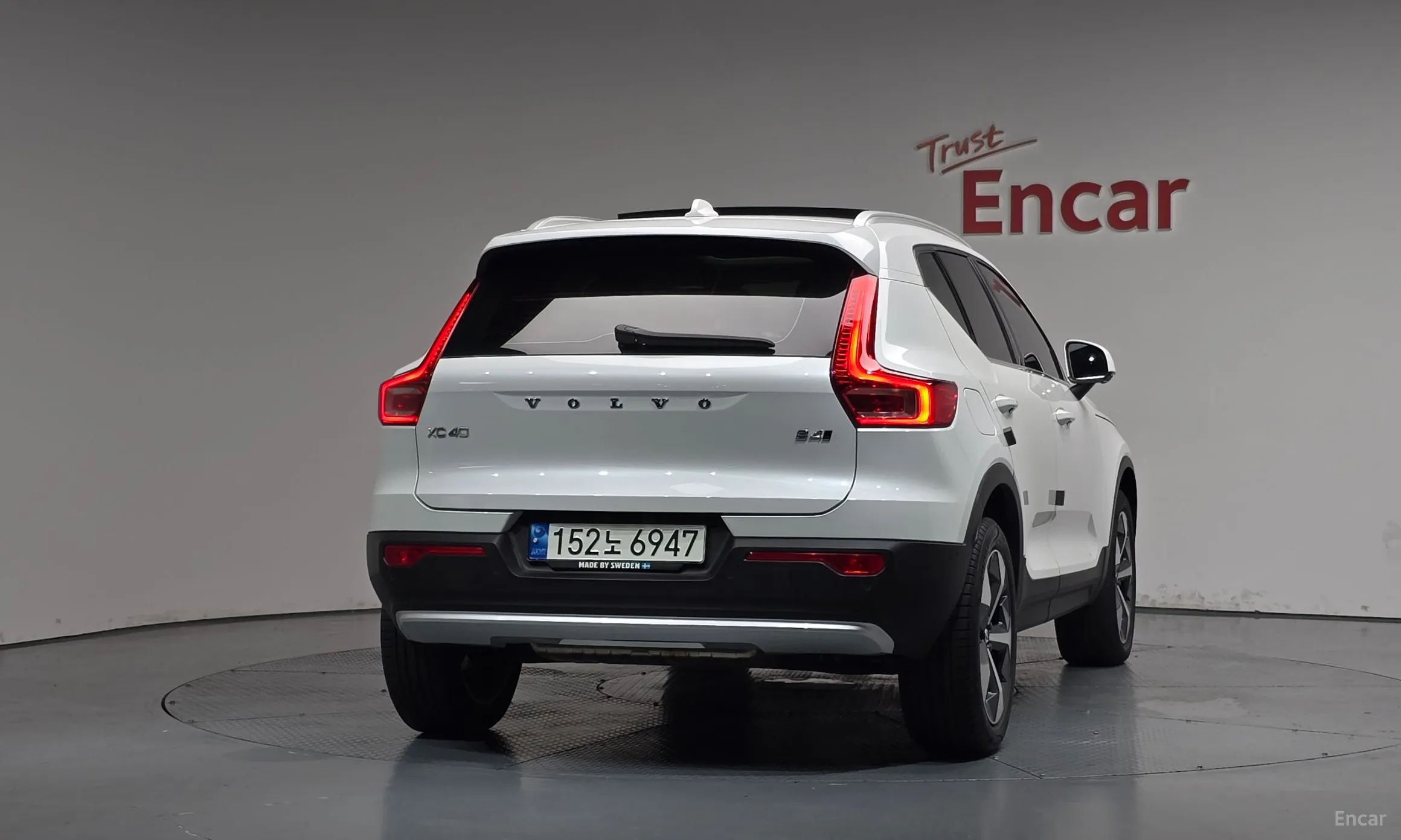 Volvo XC40 превью 4