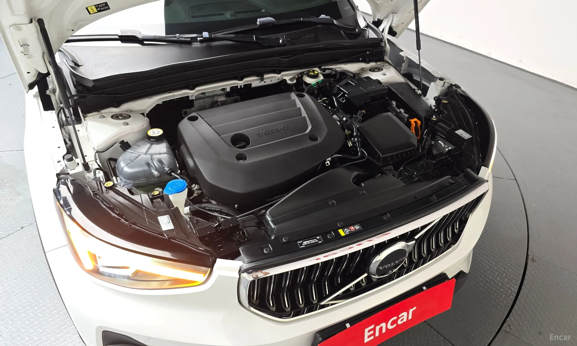 Volvo XC40 превью 6