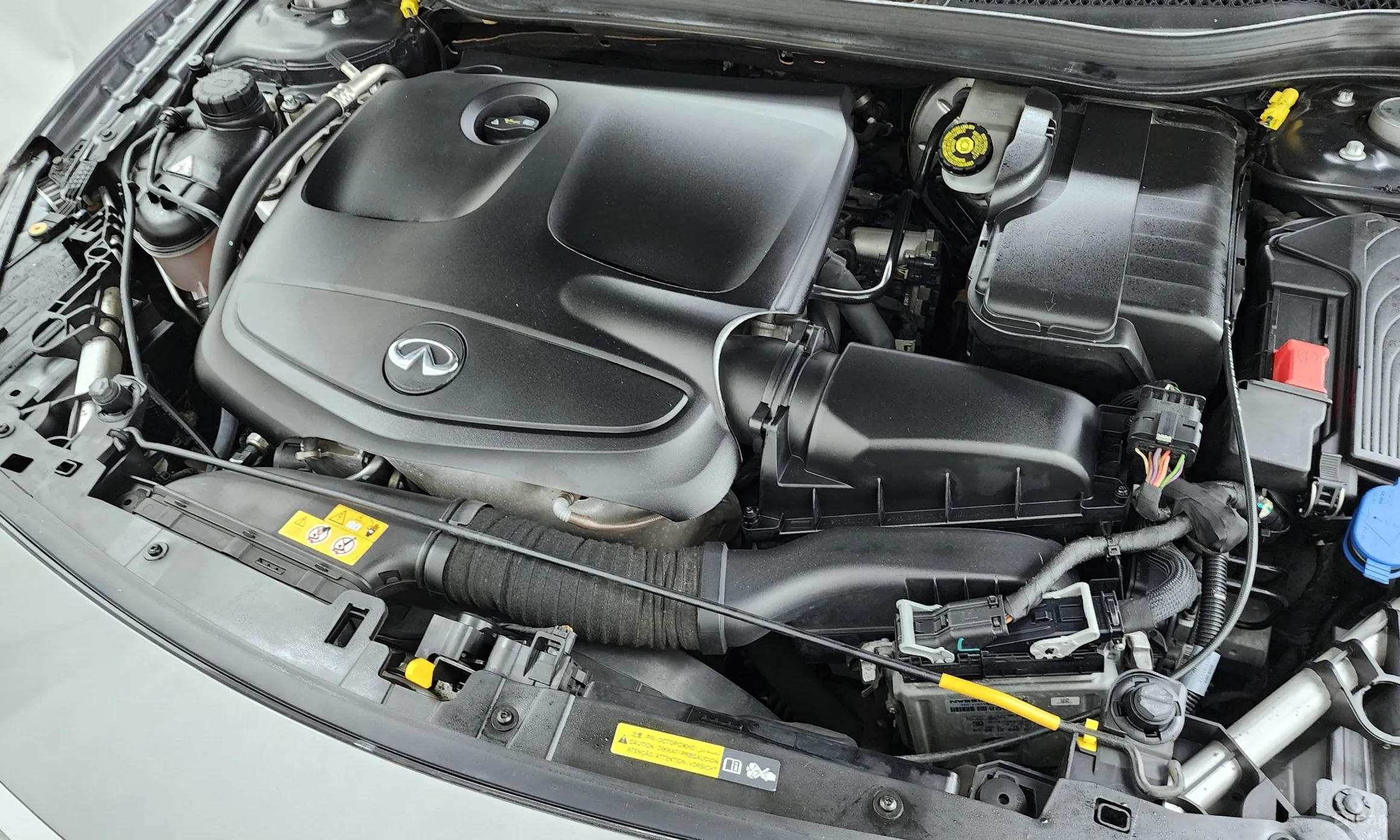 Infiniti Q30 превью 6