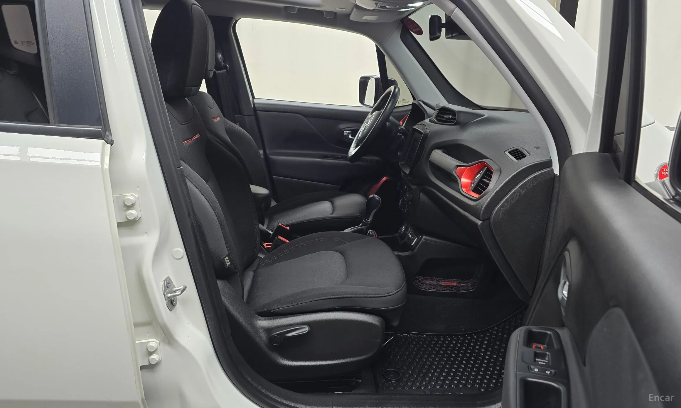 Jeep Renegade превью 11
