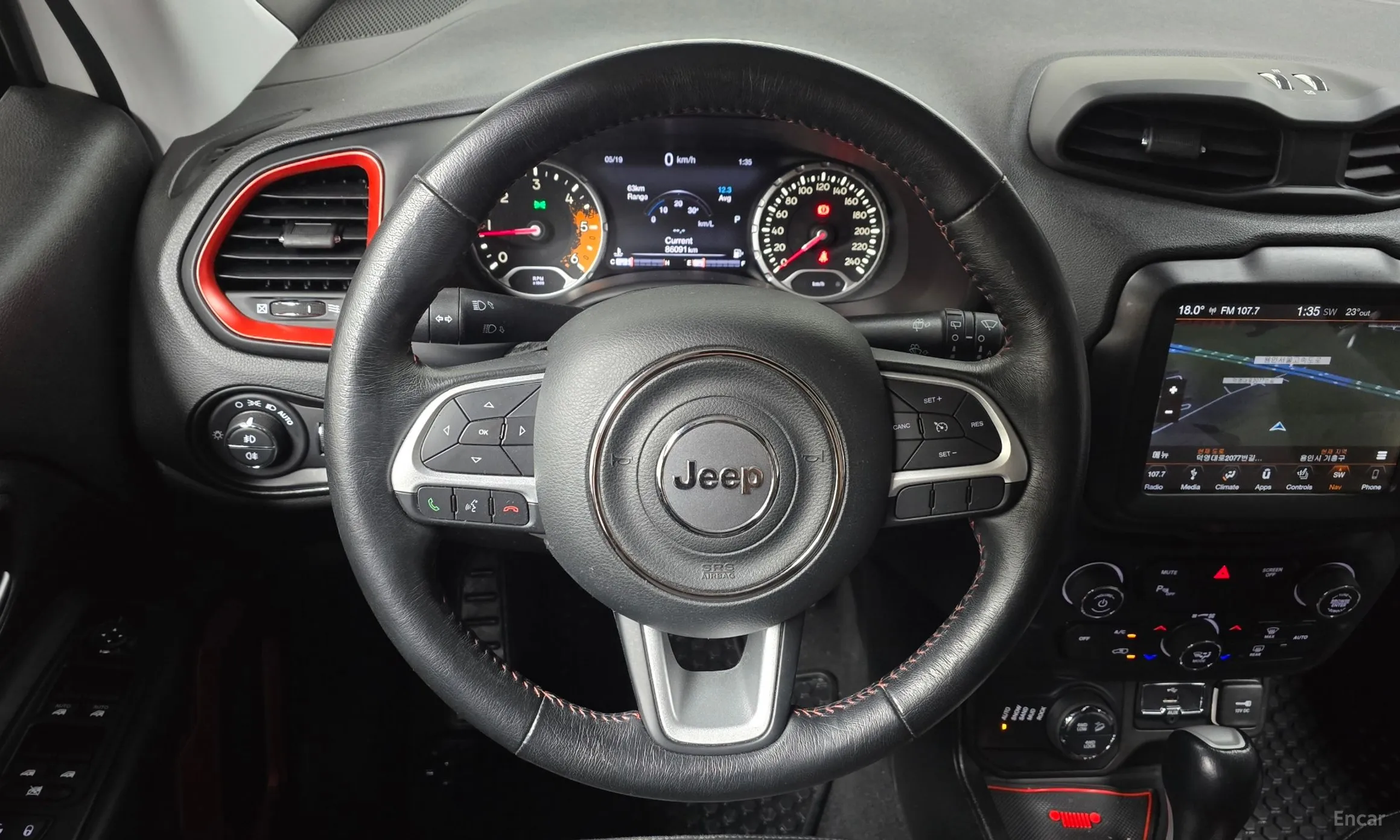 Jeep Renegade превью 13