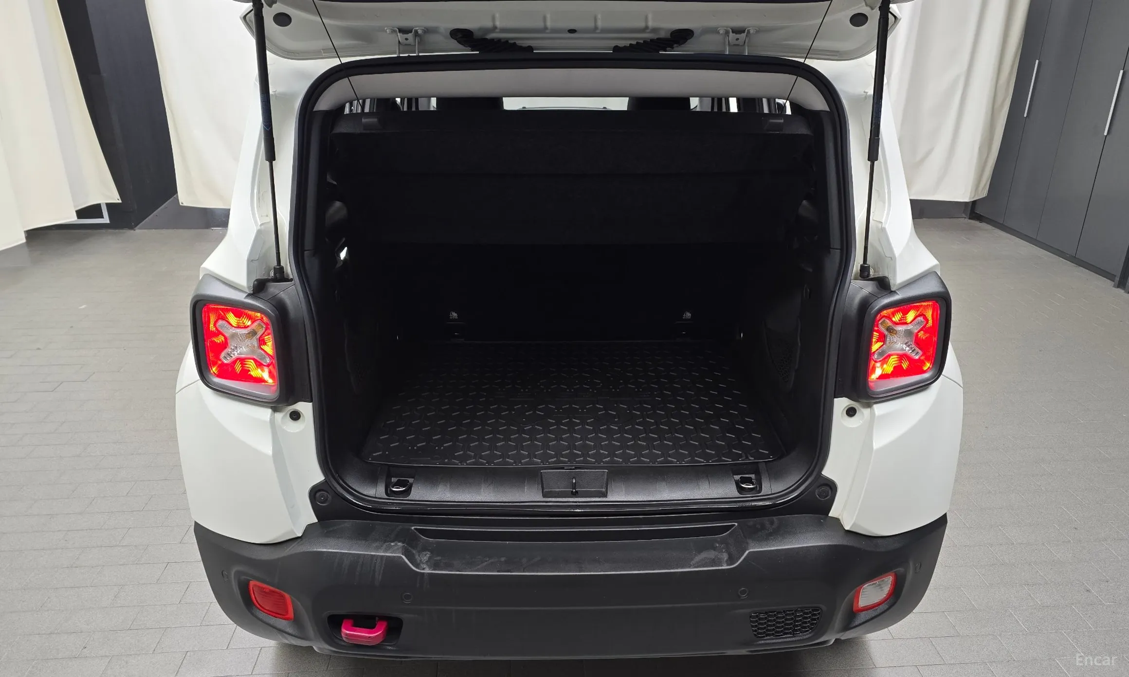 Jeep Renegade превью 20