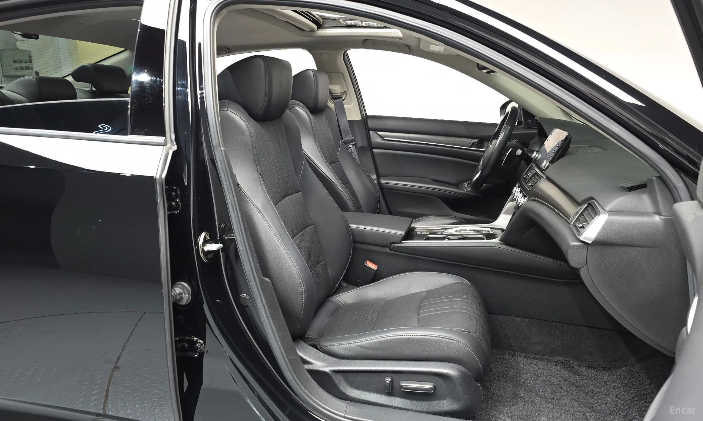 Honda Accord 10th Generation превью 11