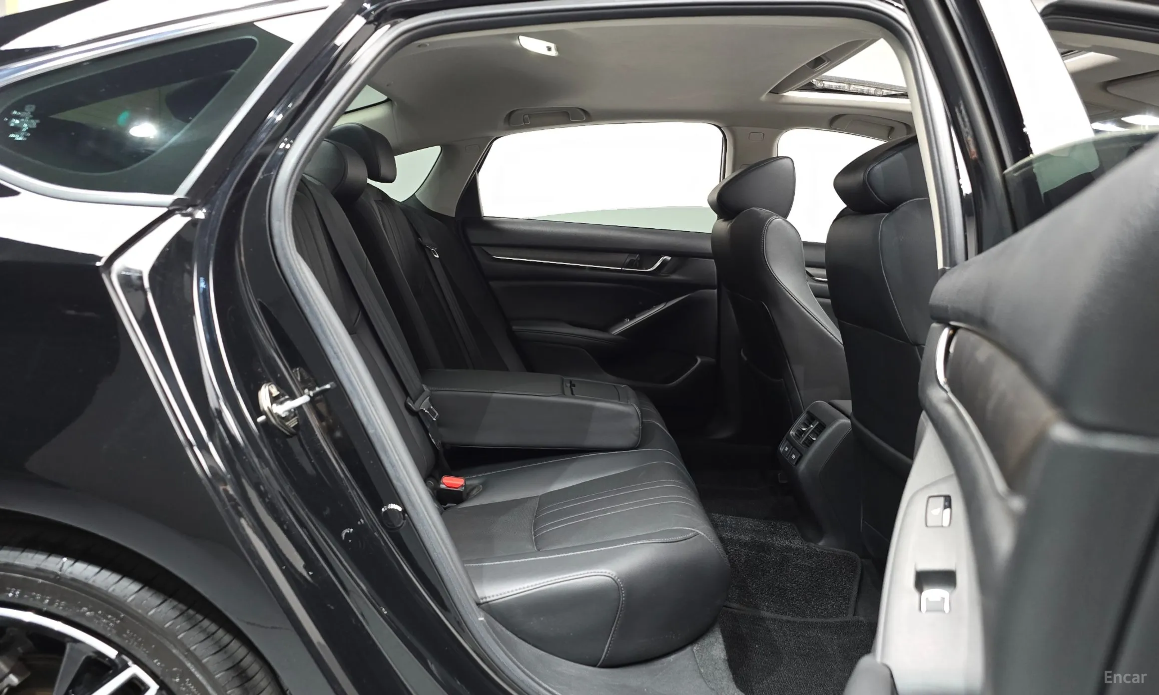 Honda Accord 10th Generation превью 12