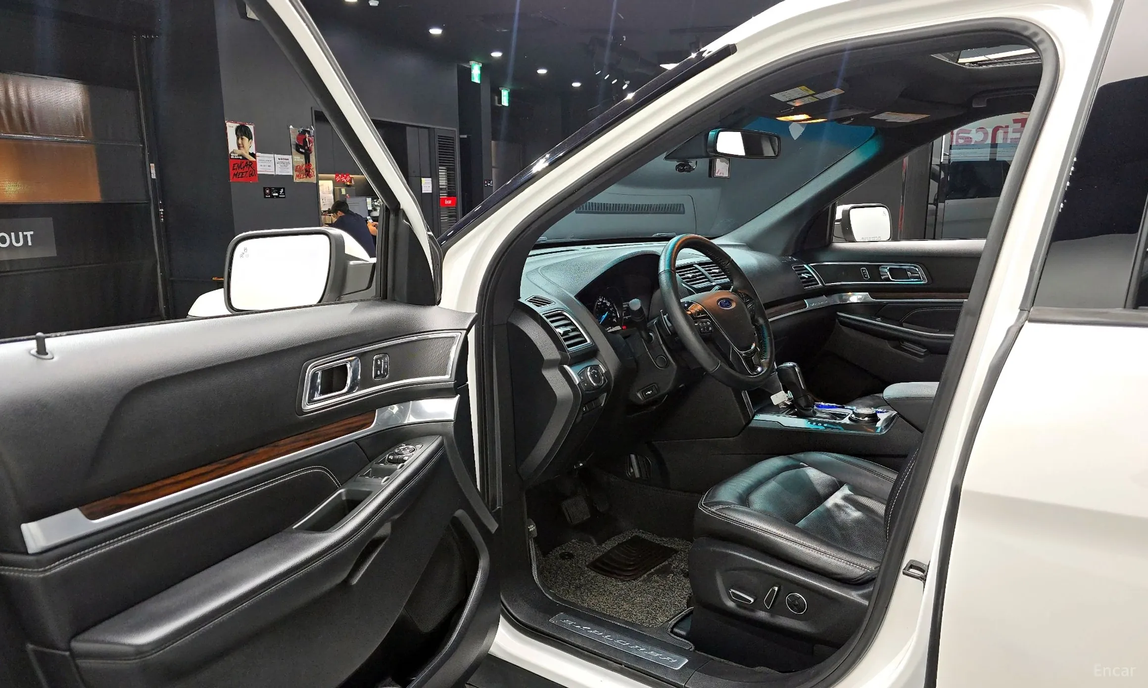 Ford Explorer превью 10